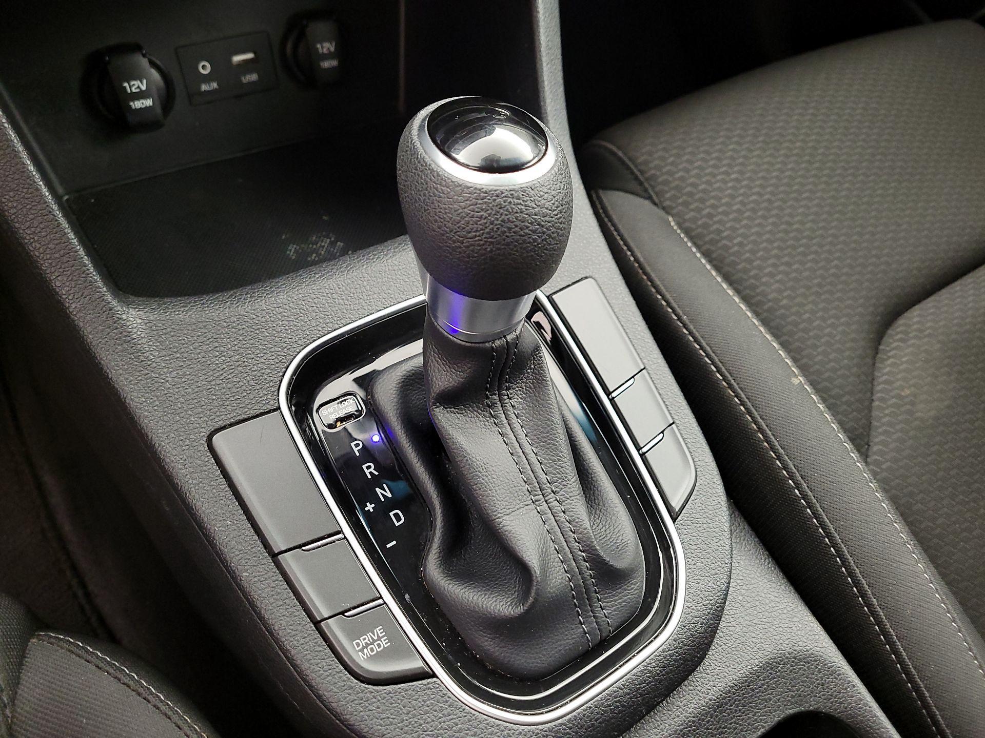 Thumbnail: 2018 Hyundai Elantra - 17