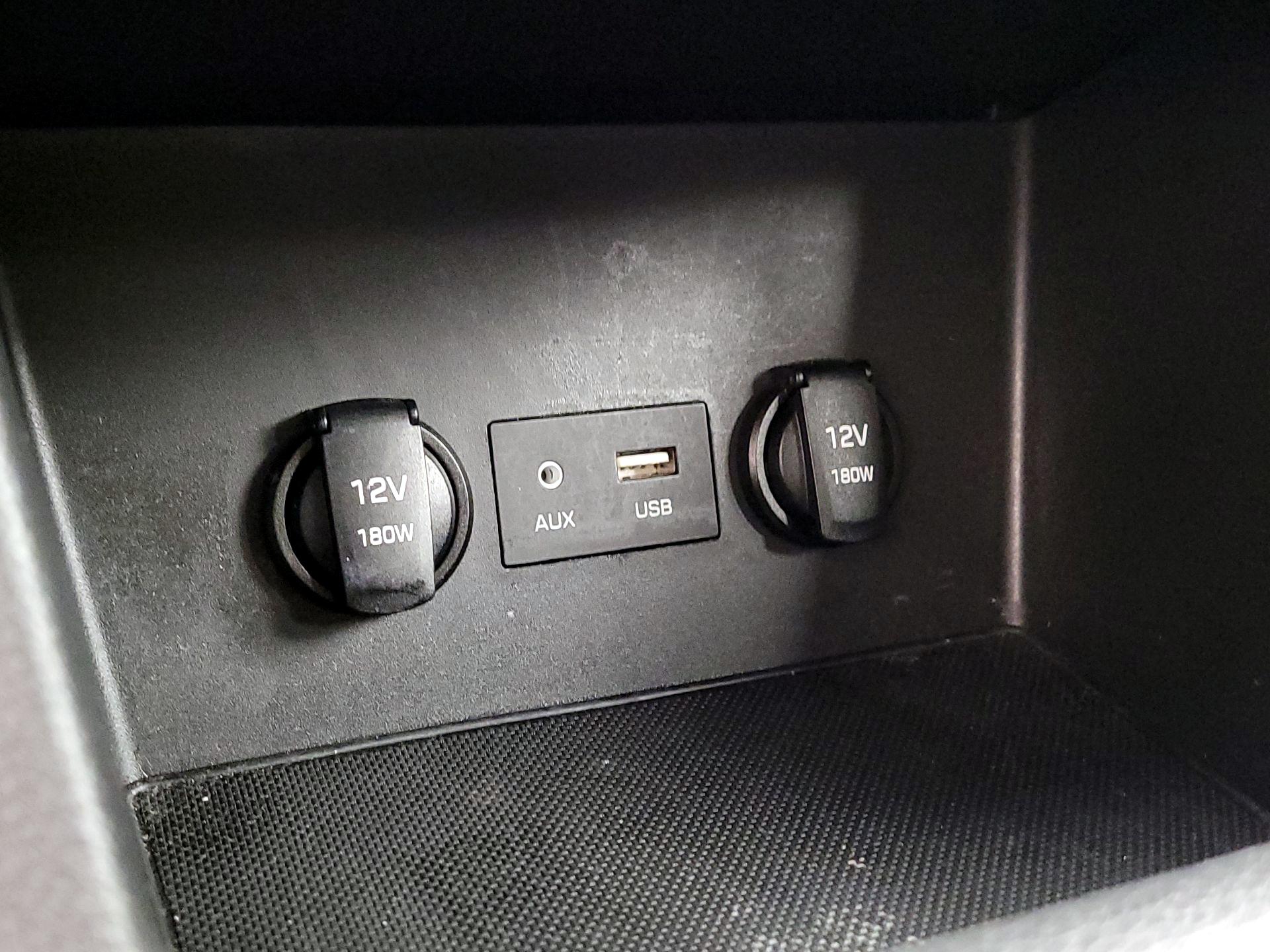 Thumbnail: 2018 Hyundai Elantra - 18