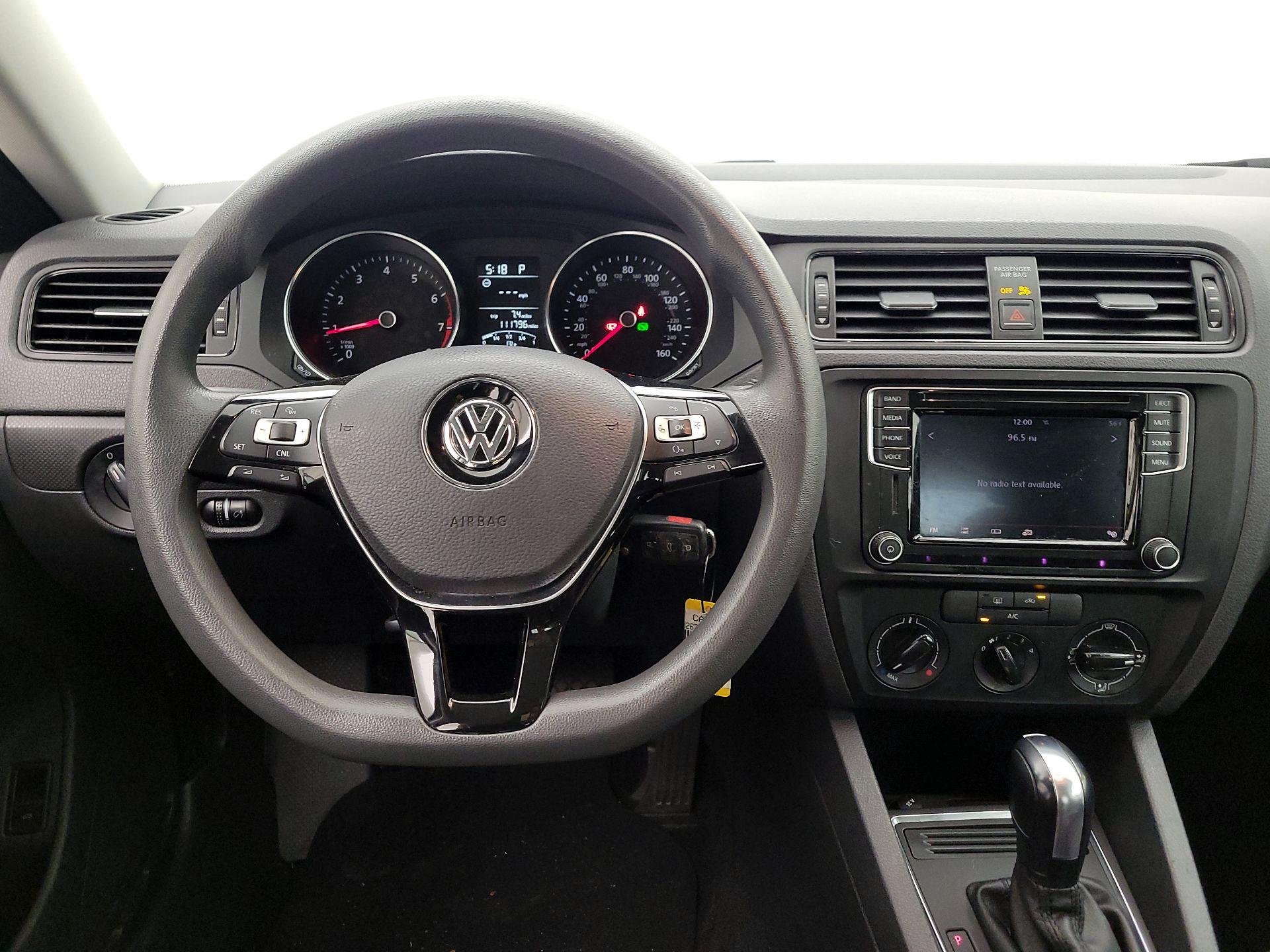 Thumbnail: 2016 Volkswagen Jetta - 10