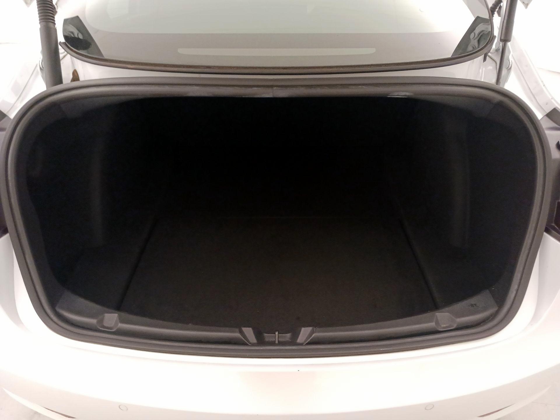 Thumbnail: 2021 Tesla Model 3 - 19