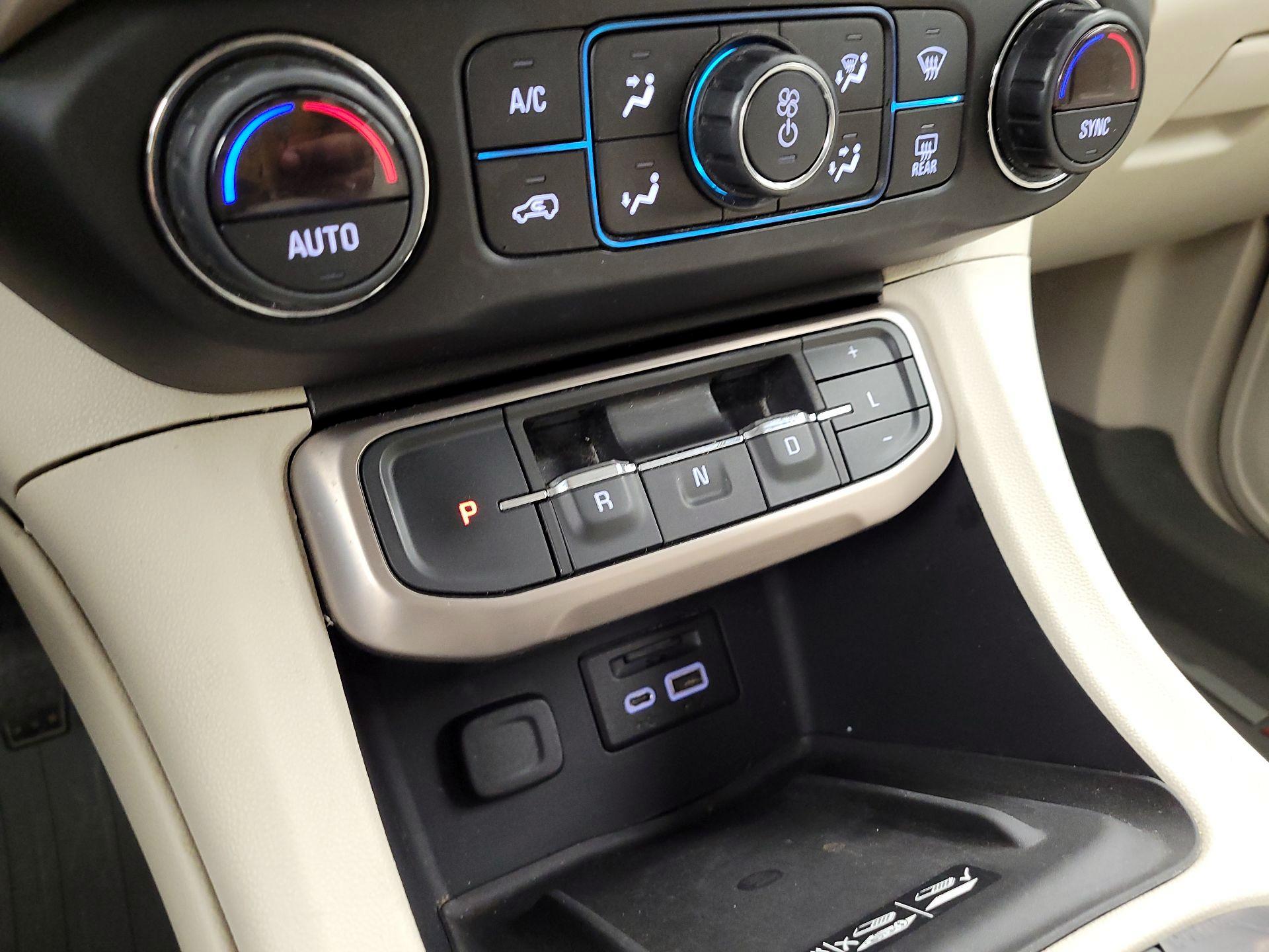 Thumbnail: 2020 GMC Acadia - 17