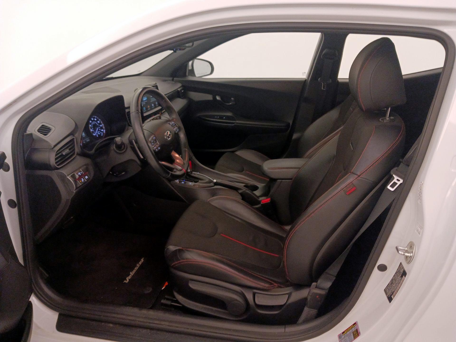 Thumbnail: 2020 Hyundai Veloster - 11