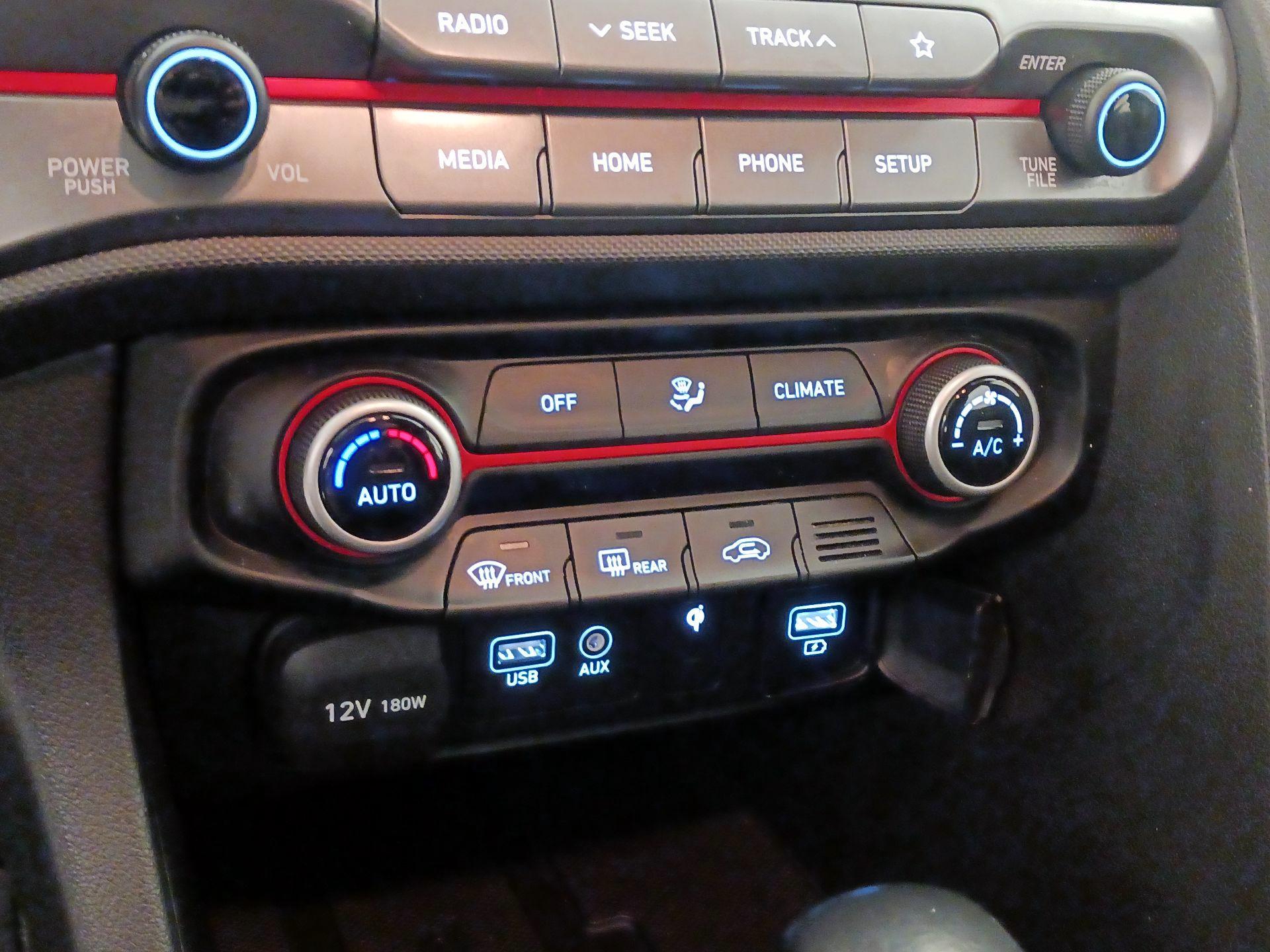 Thumbnail: 2020 Hyundai Veloster - 16