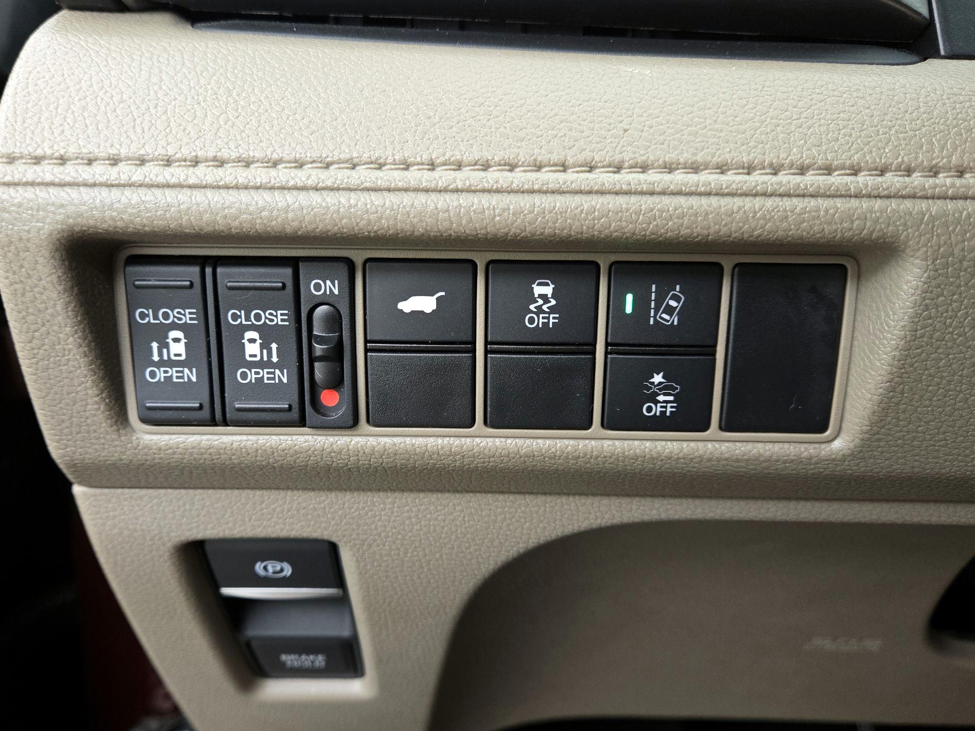 Thumbnail: 2019 Honda Odyssey - 13