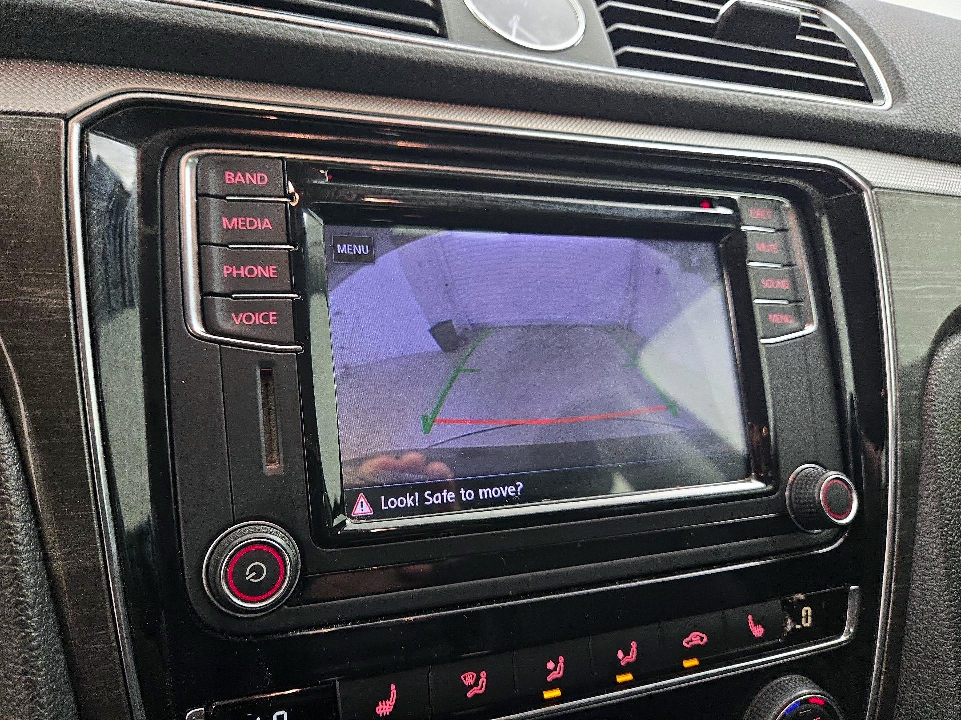 Thumbnail: 2017 Volkswagen Passat - 14