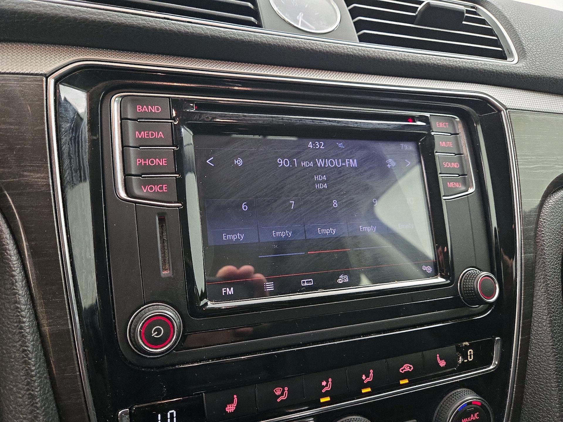 Thumbnail: 2017 Volkswagen Passat - 15