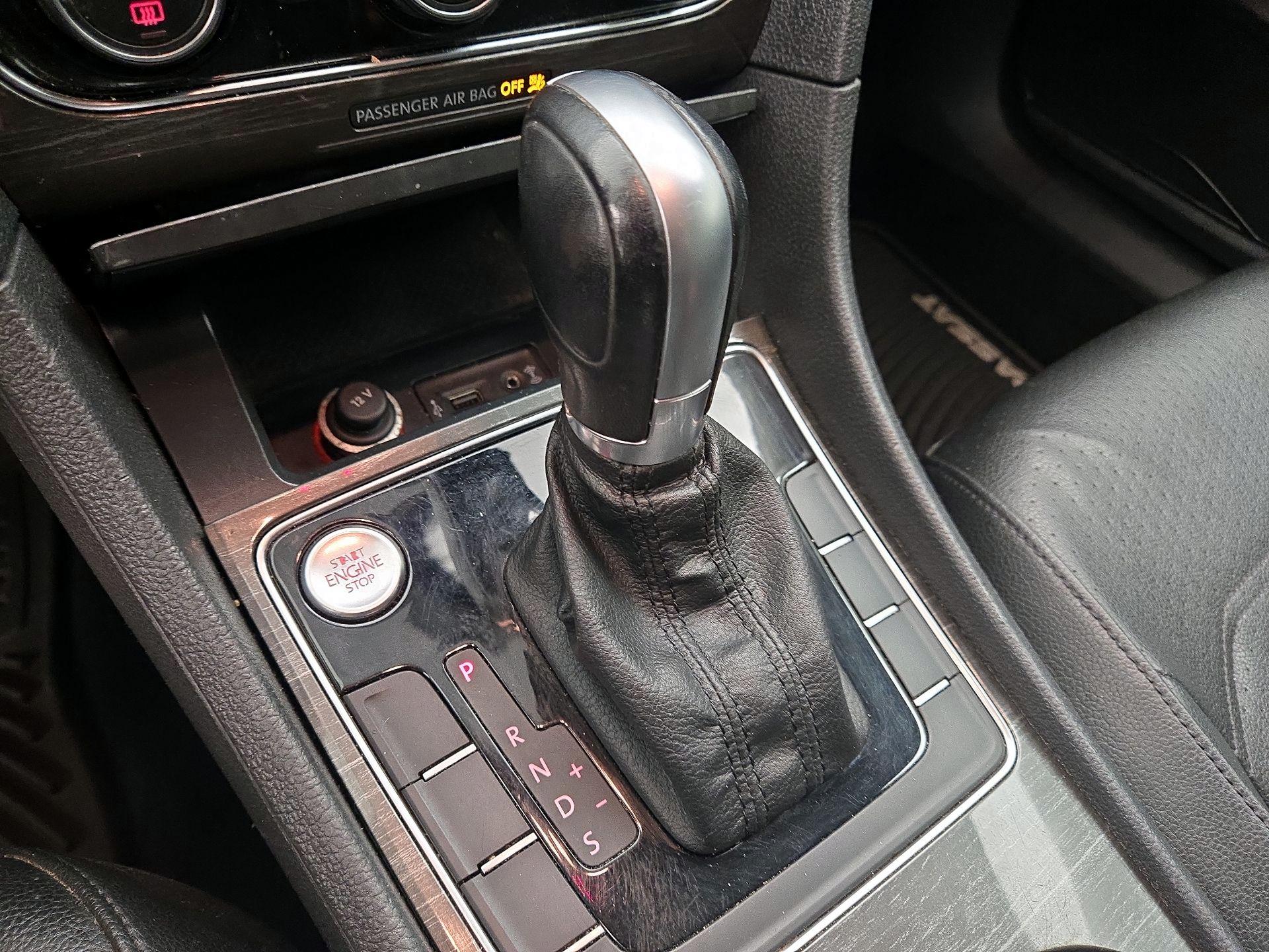 Thumbnail: 2017 Volkswagen Passat - 17