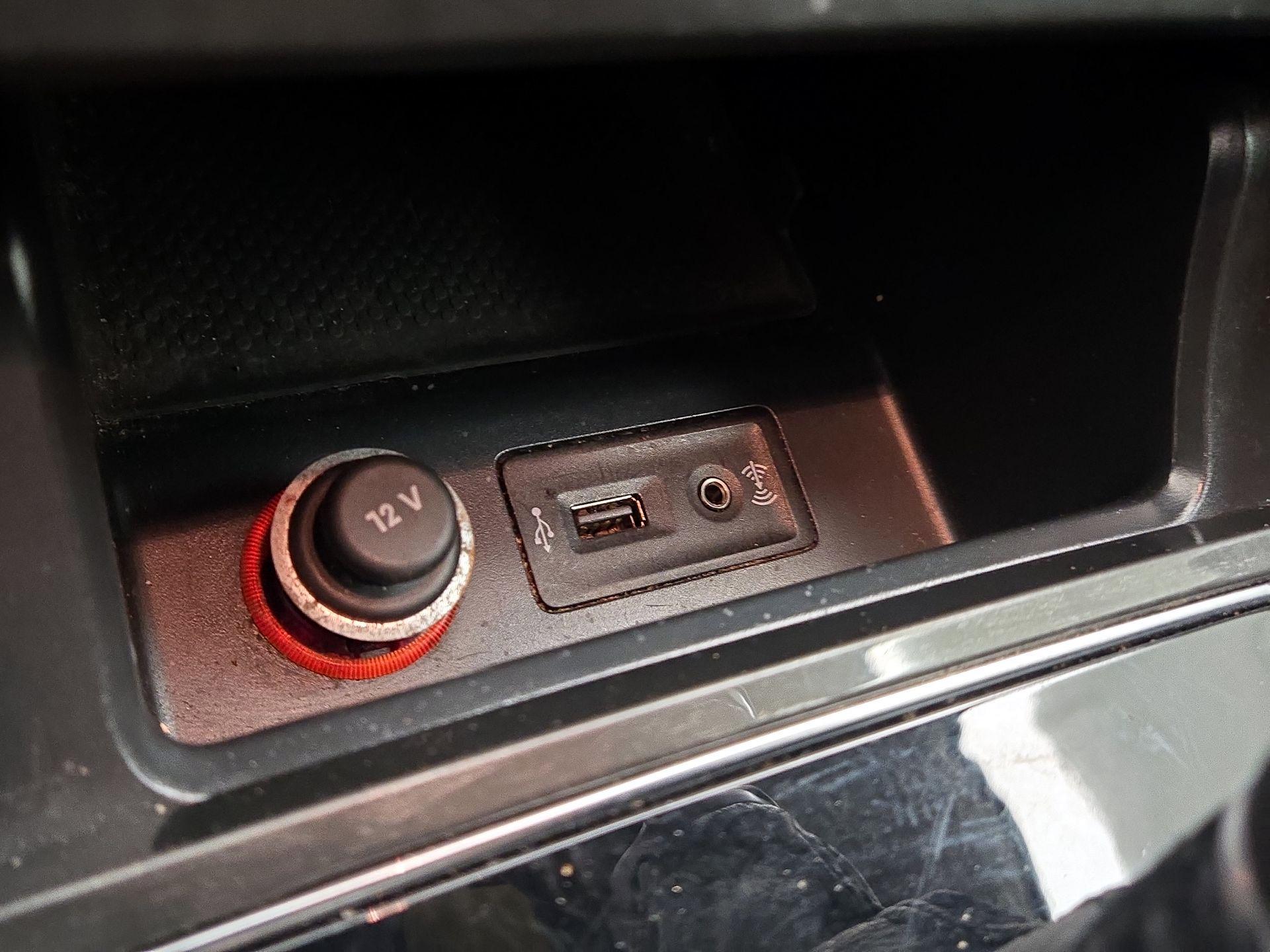 Thumbnail: 2017 Volkswagen Passat - 18