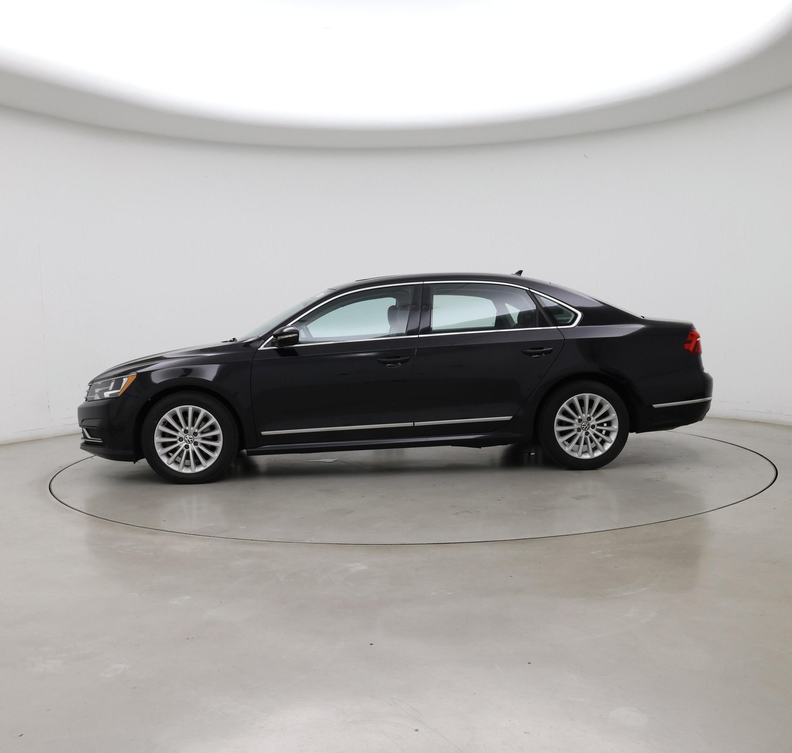 Thumbnail: 2017 Volkswagen Passat - 3