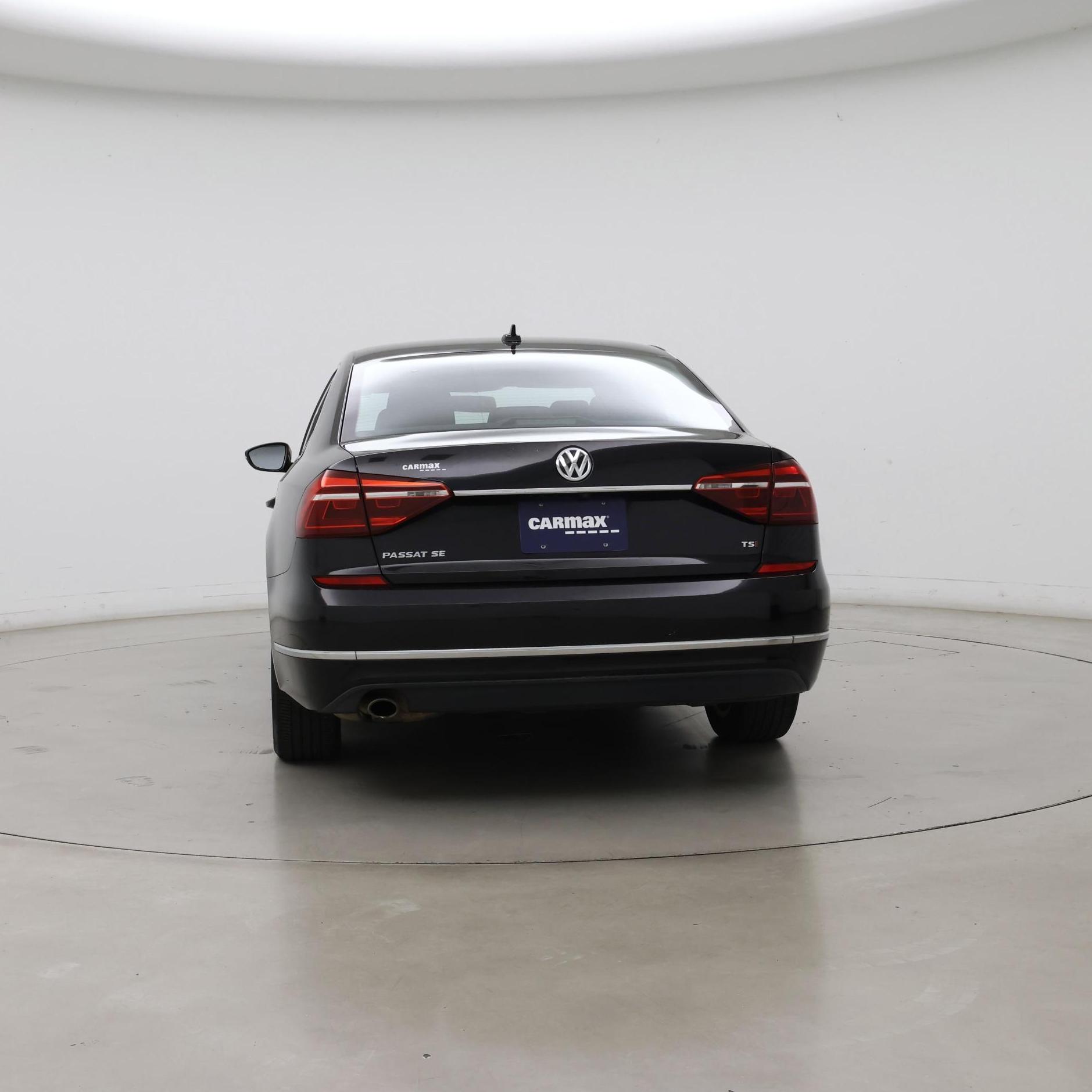 Thumbnail: 2017 Volkswagen Passat - 6