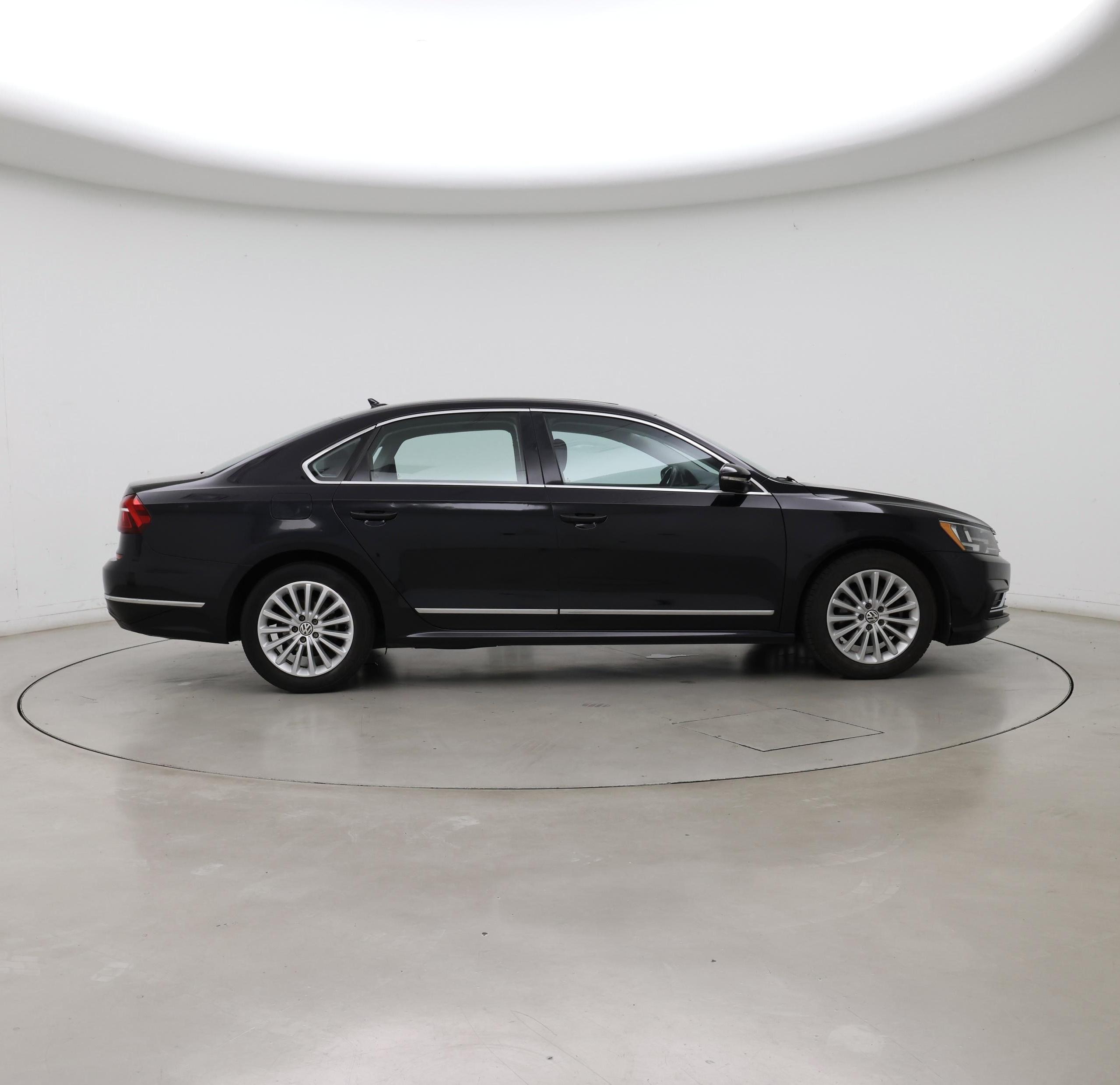 Thumbnail: 2017 Volkswagen Passat - 7