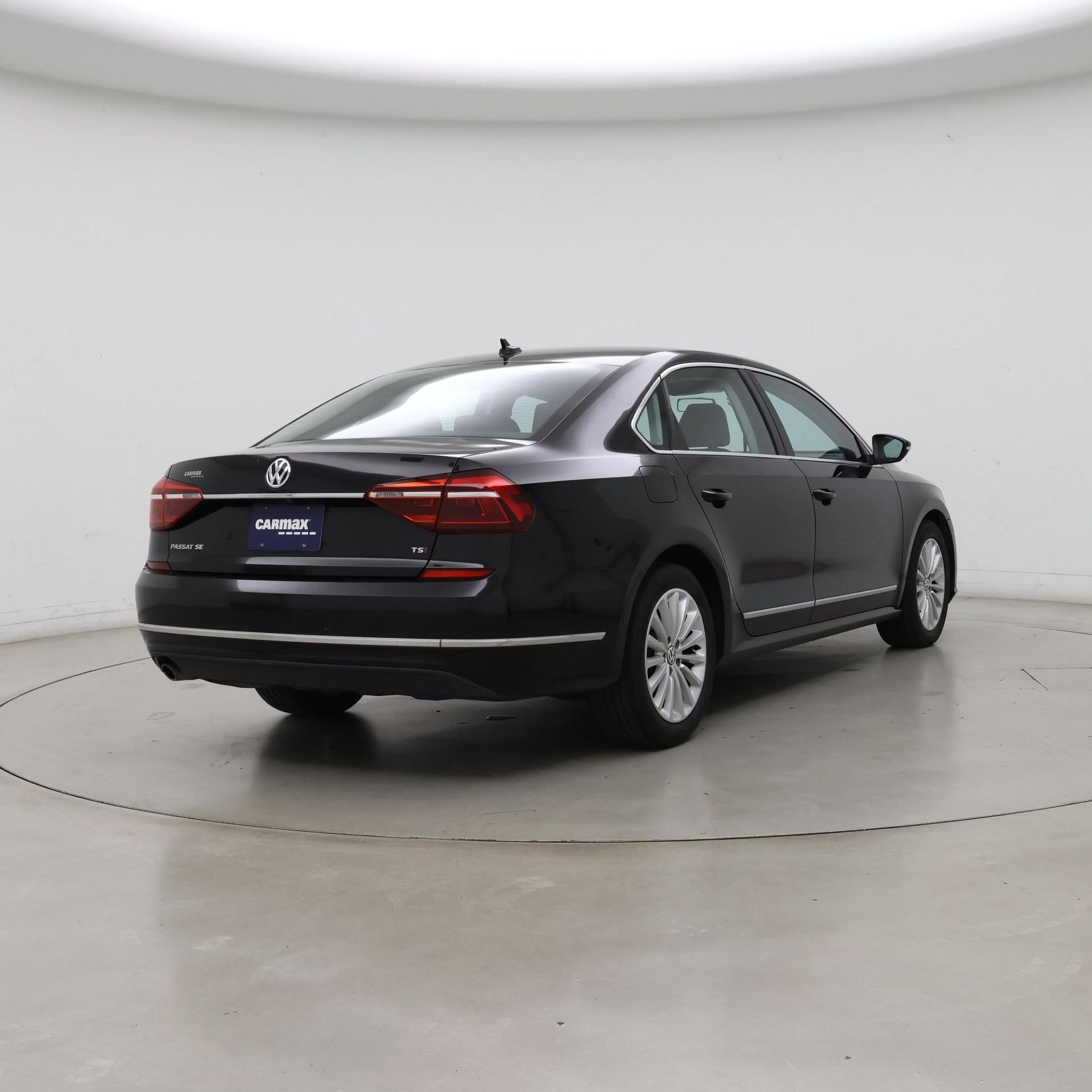 Thumbnail: 2017 Volkswagen Passat - 8
