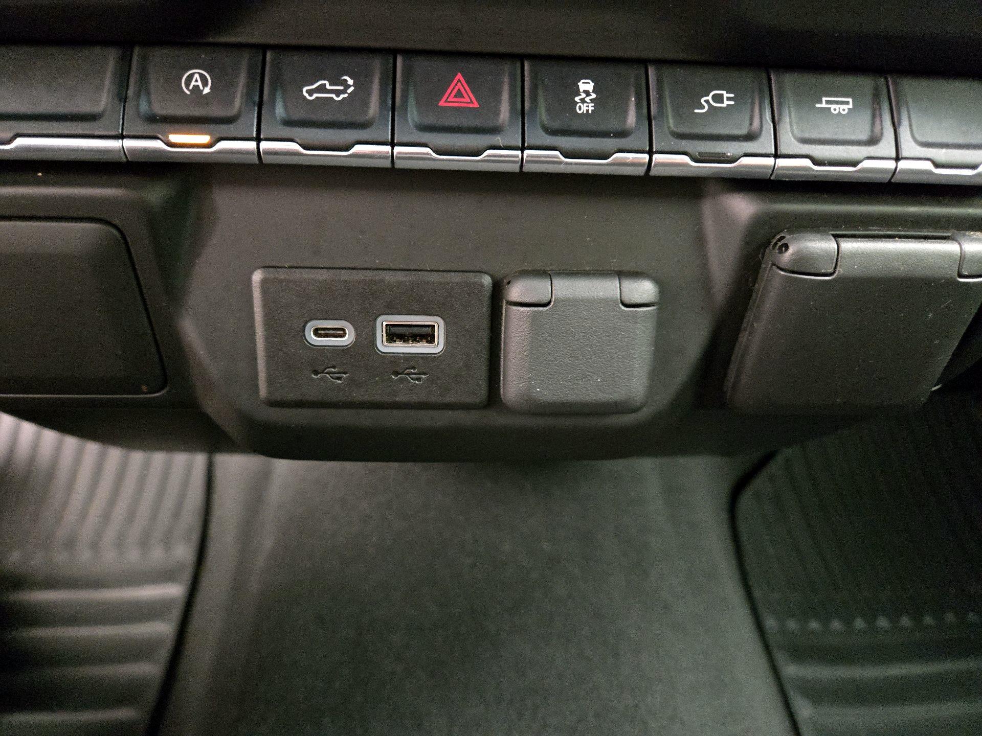 Thumbnail: 2021 Chevrolet Silverado 1500 - 18