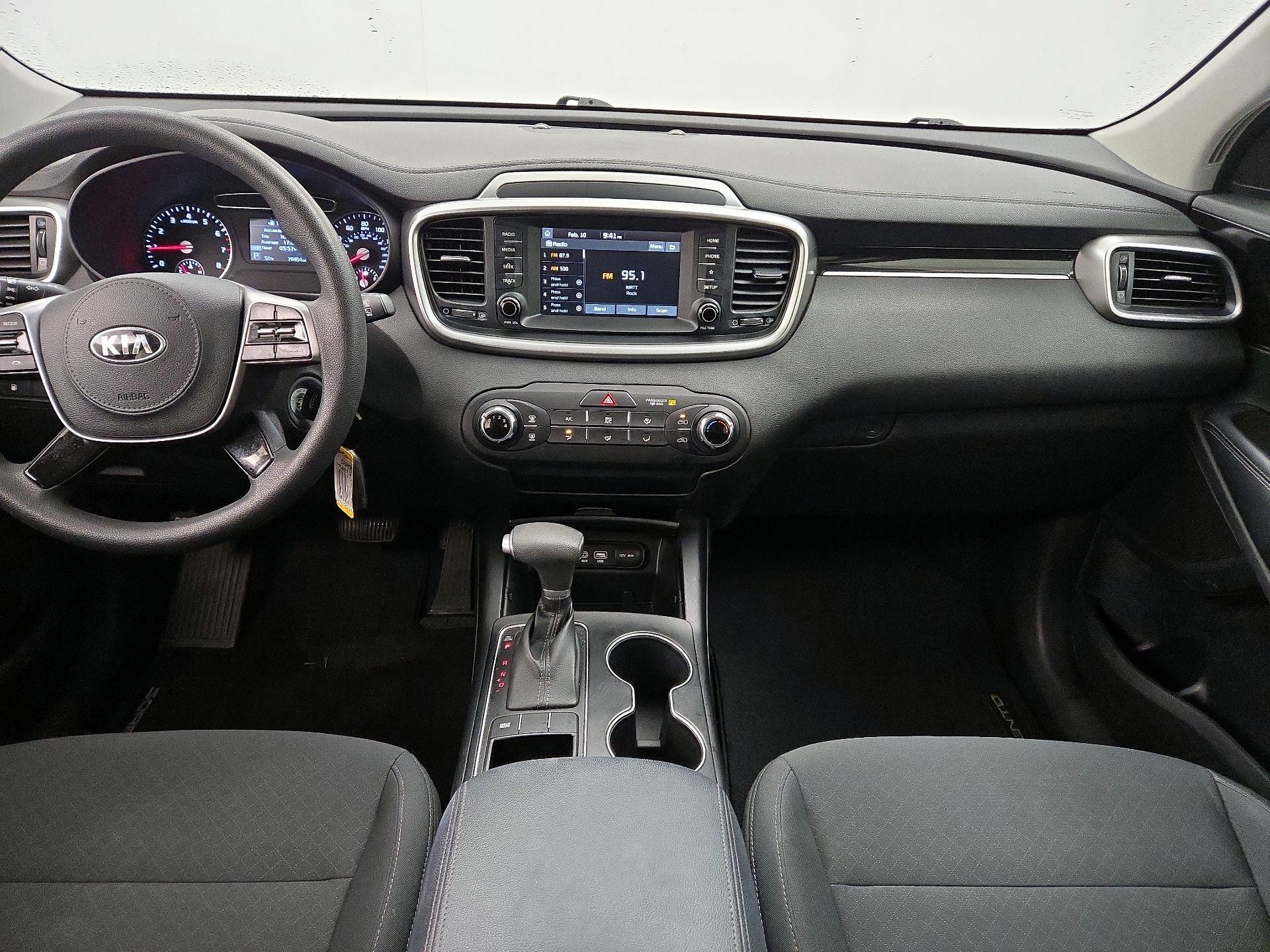 Thumbnail: 2020 Kia Sorento - 9