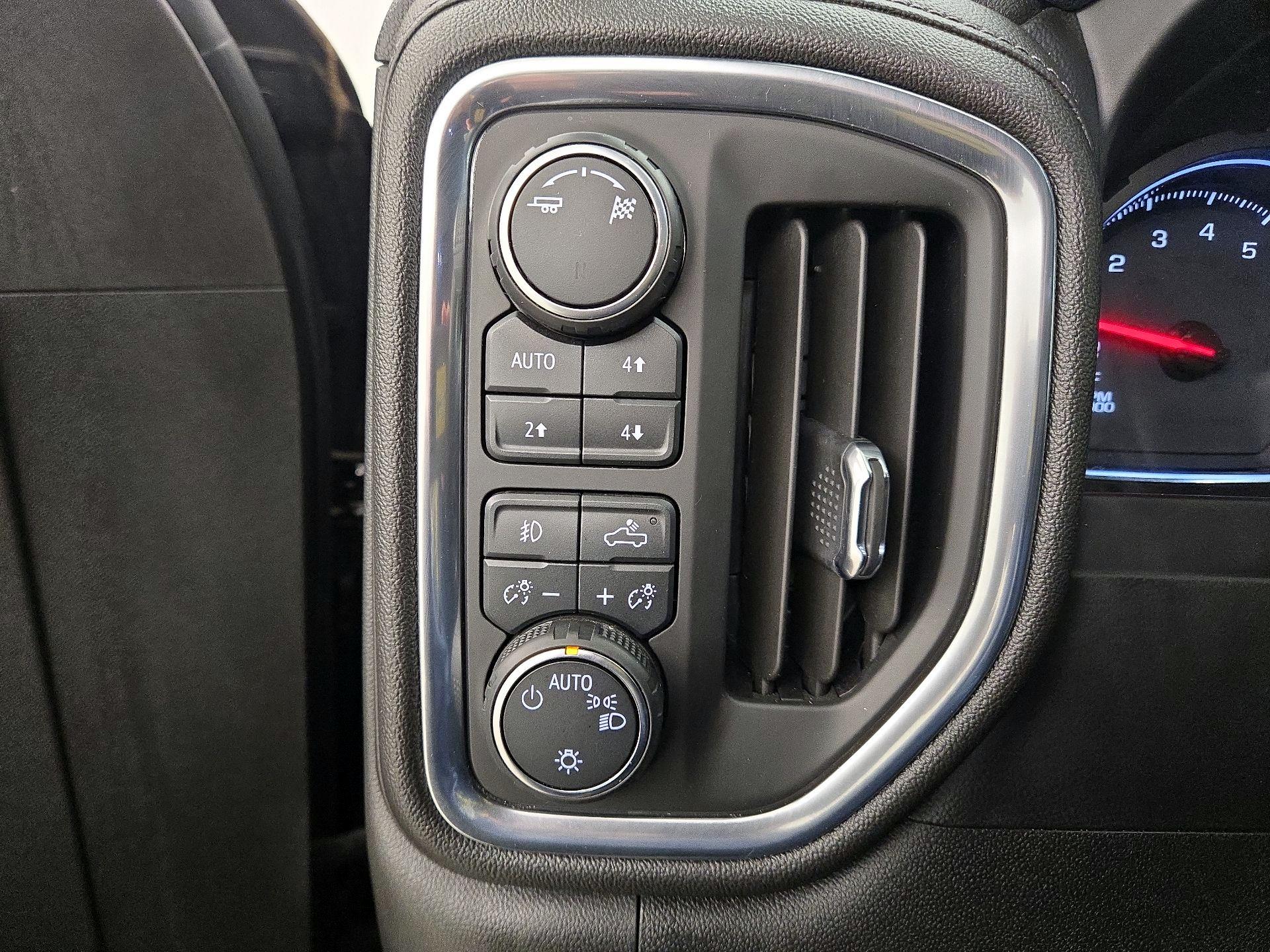 Thumbnail: 2019 Chevrolet Silverado 1500 - 13