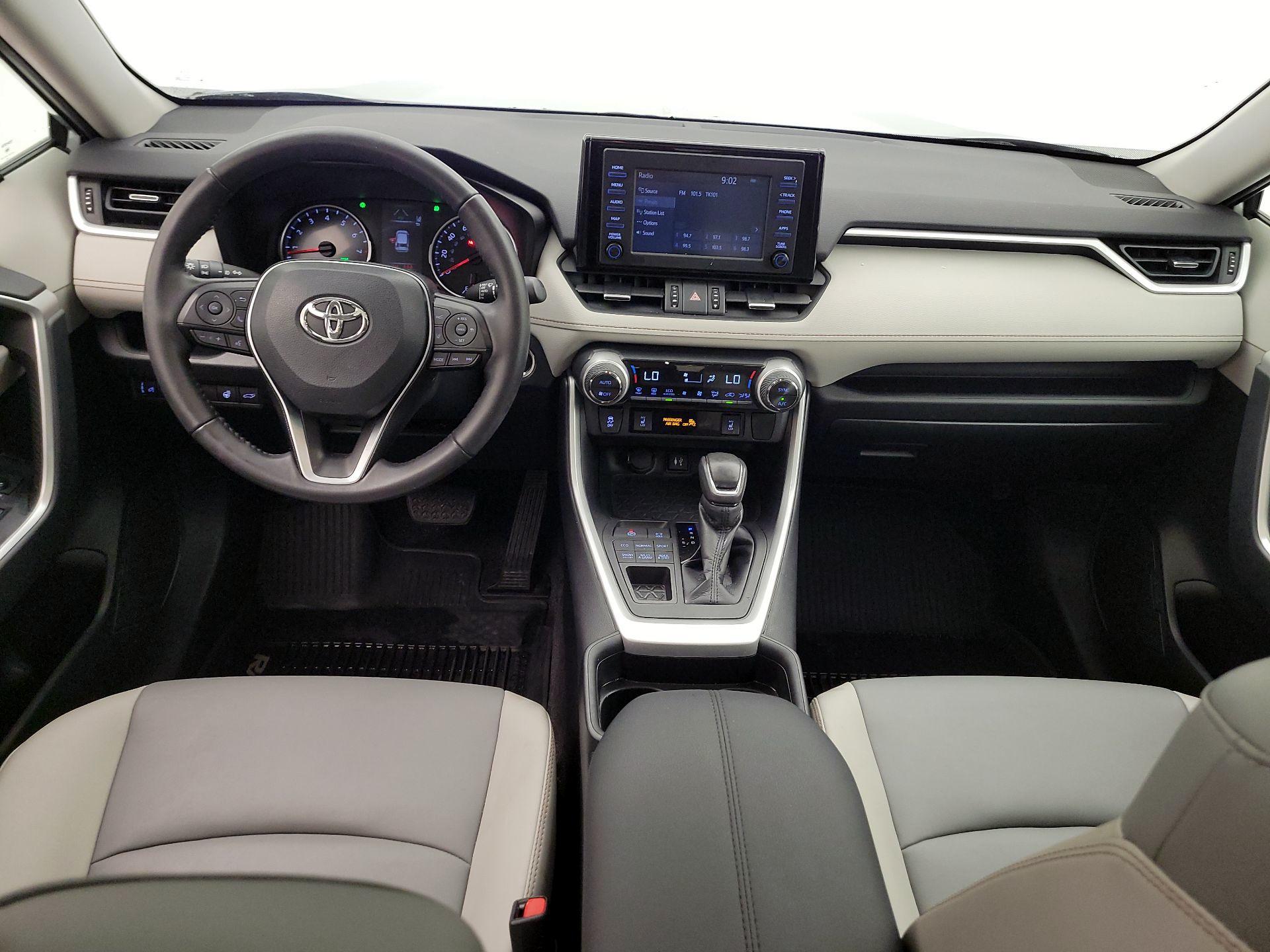 Thumbnail: 2019 Toyota RAV4 - 9