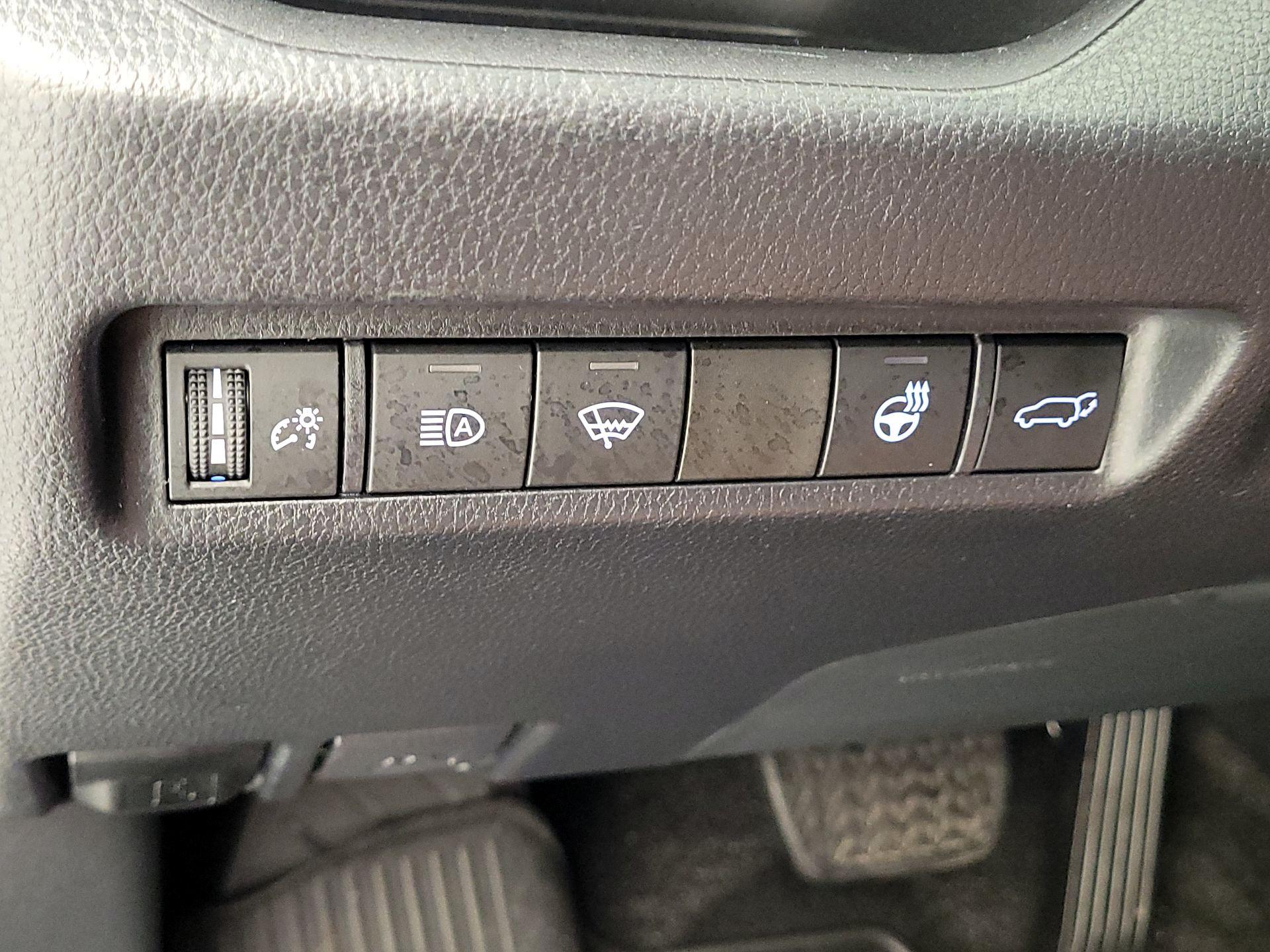 Thumbnail: 2019 Toyota RAV4 - 13