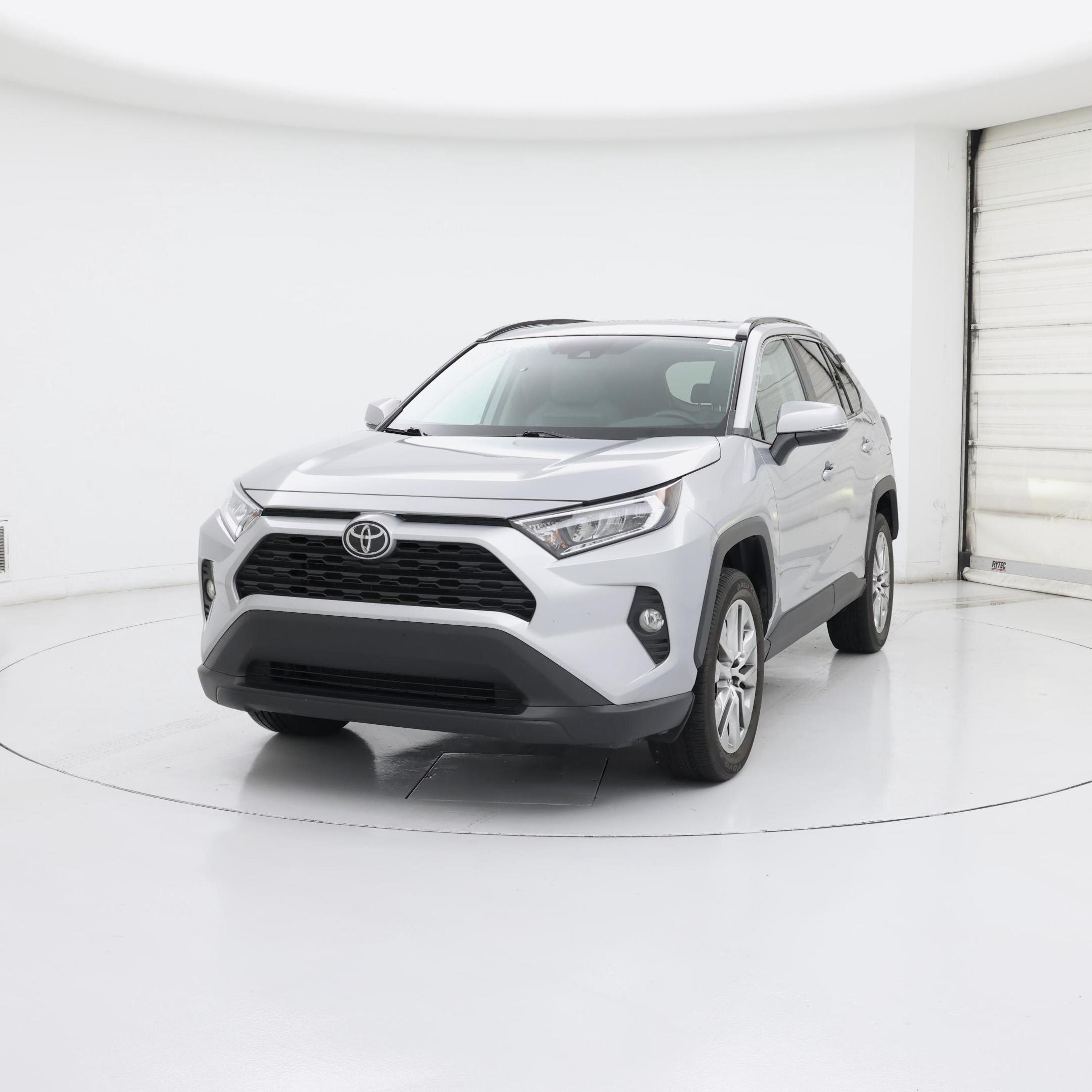 Thumbnail: 2019 Toyota RAV4 - 4