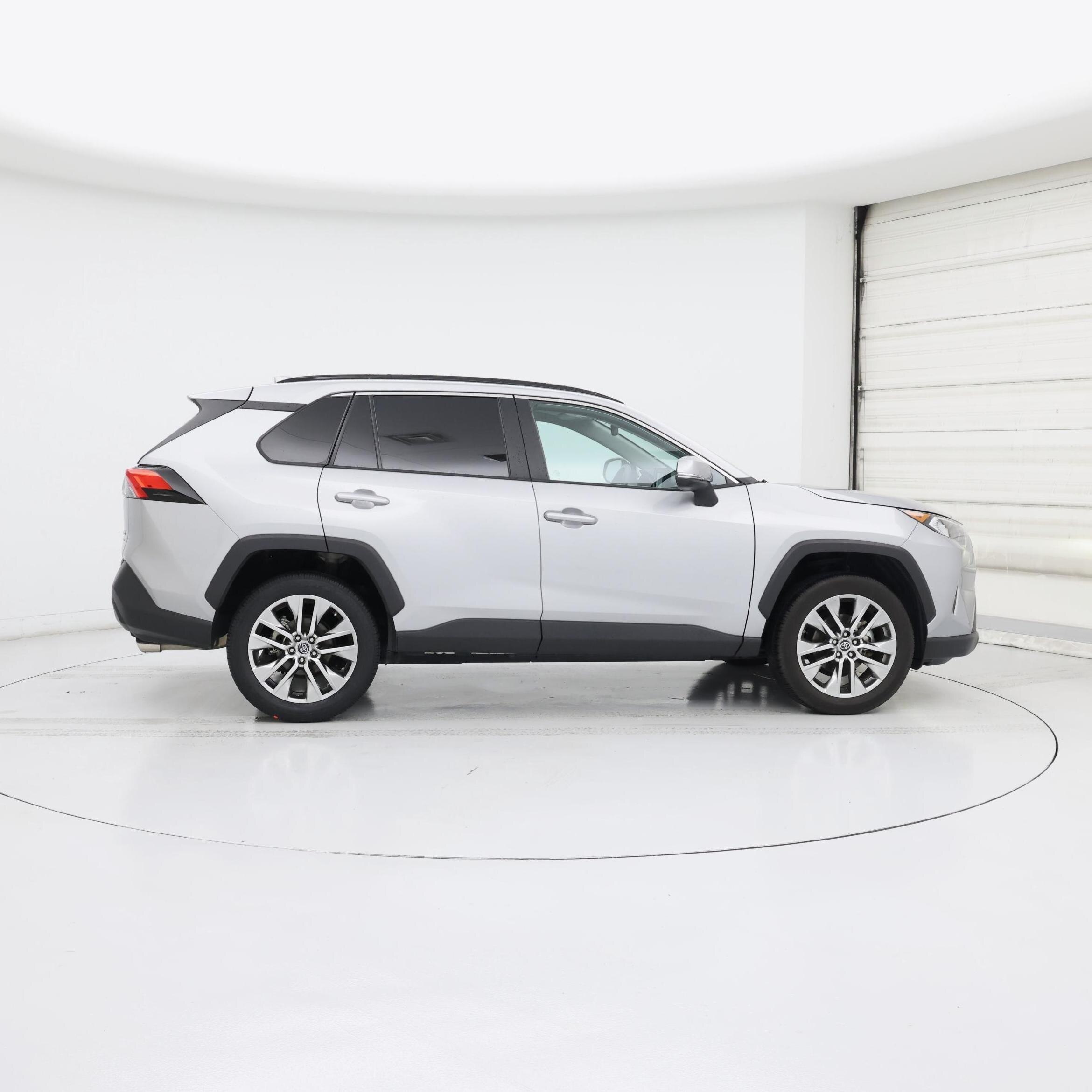 Thumbnail: 2019 Toyota RAV4 - 7