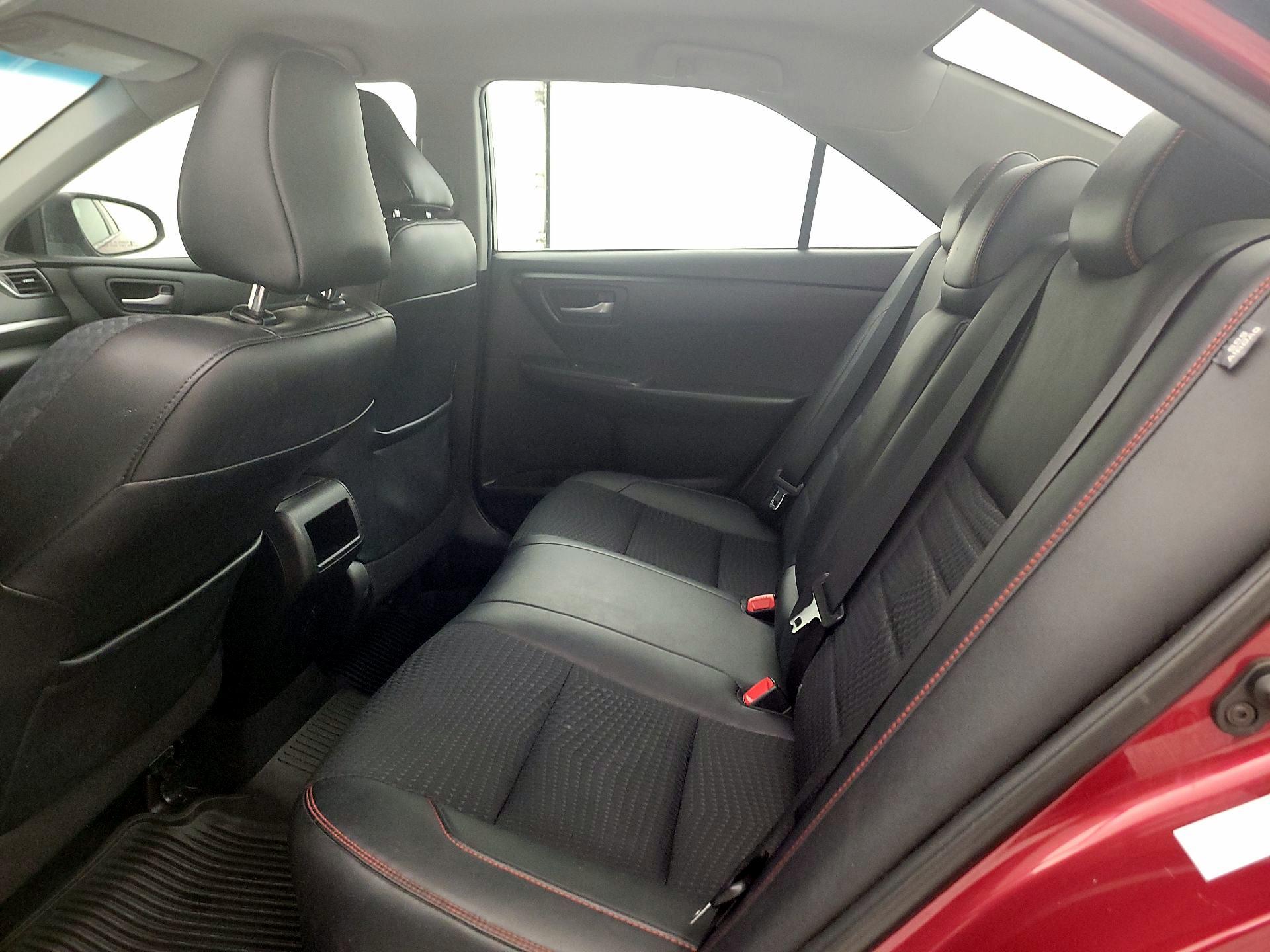 Thumbnail: 2015 Toyota Camry - 19