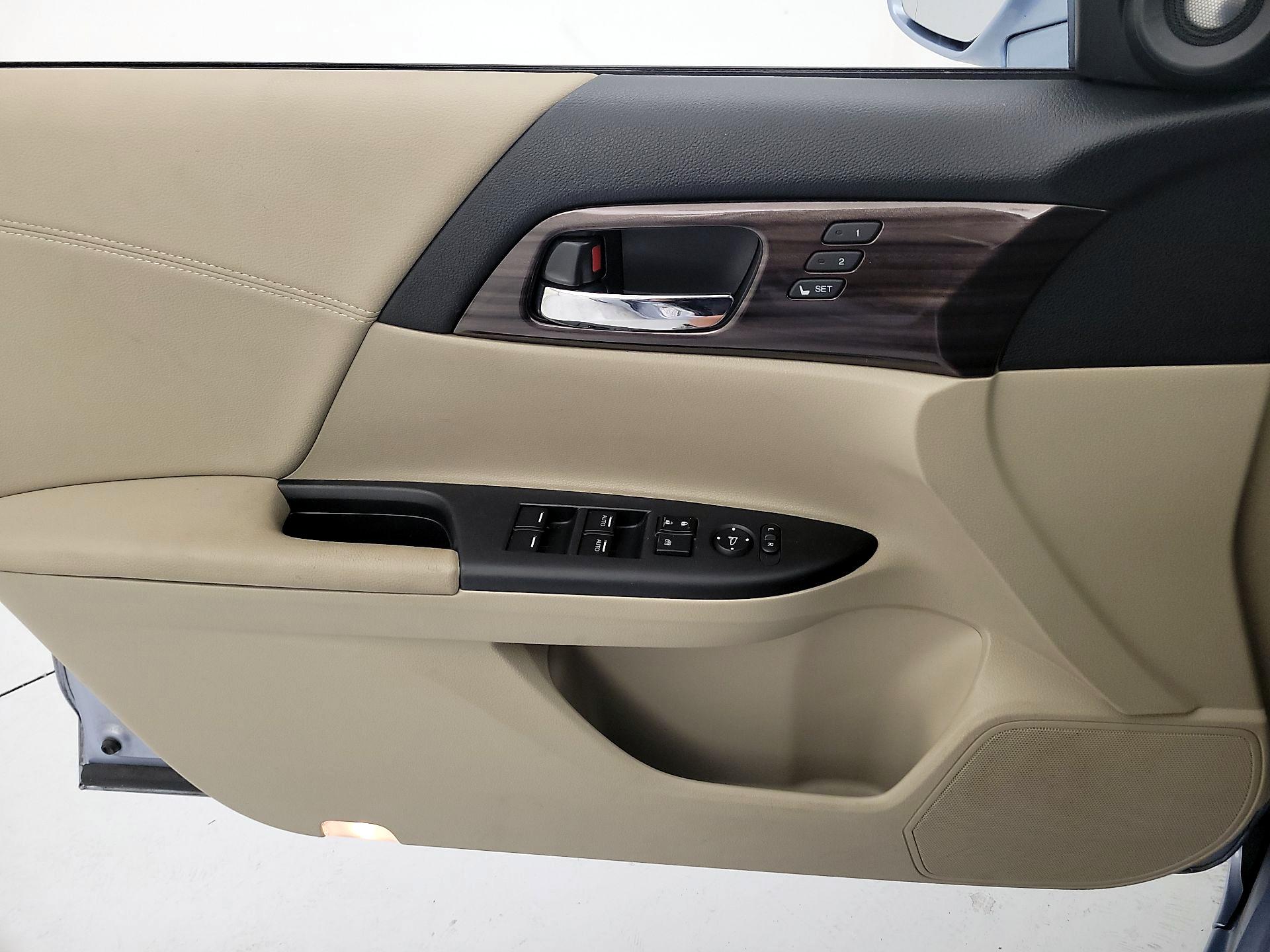 Thumbnail: 2017 Honda Accord - 12