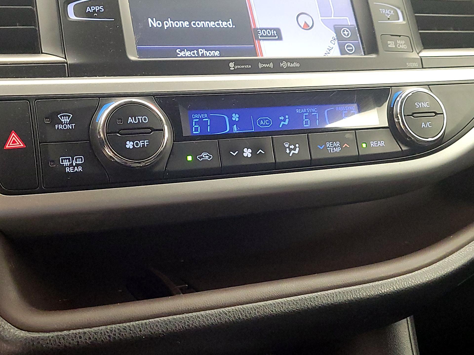 Thumbnail: 2019 Toyota Highlander - 16