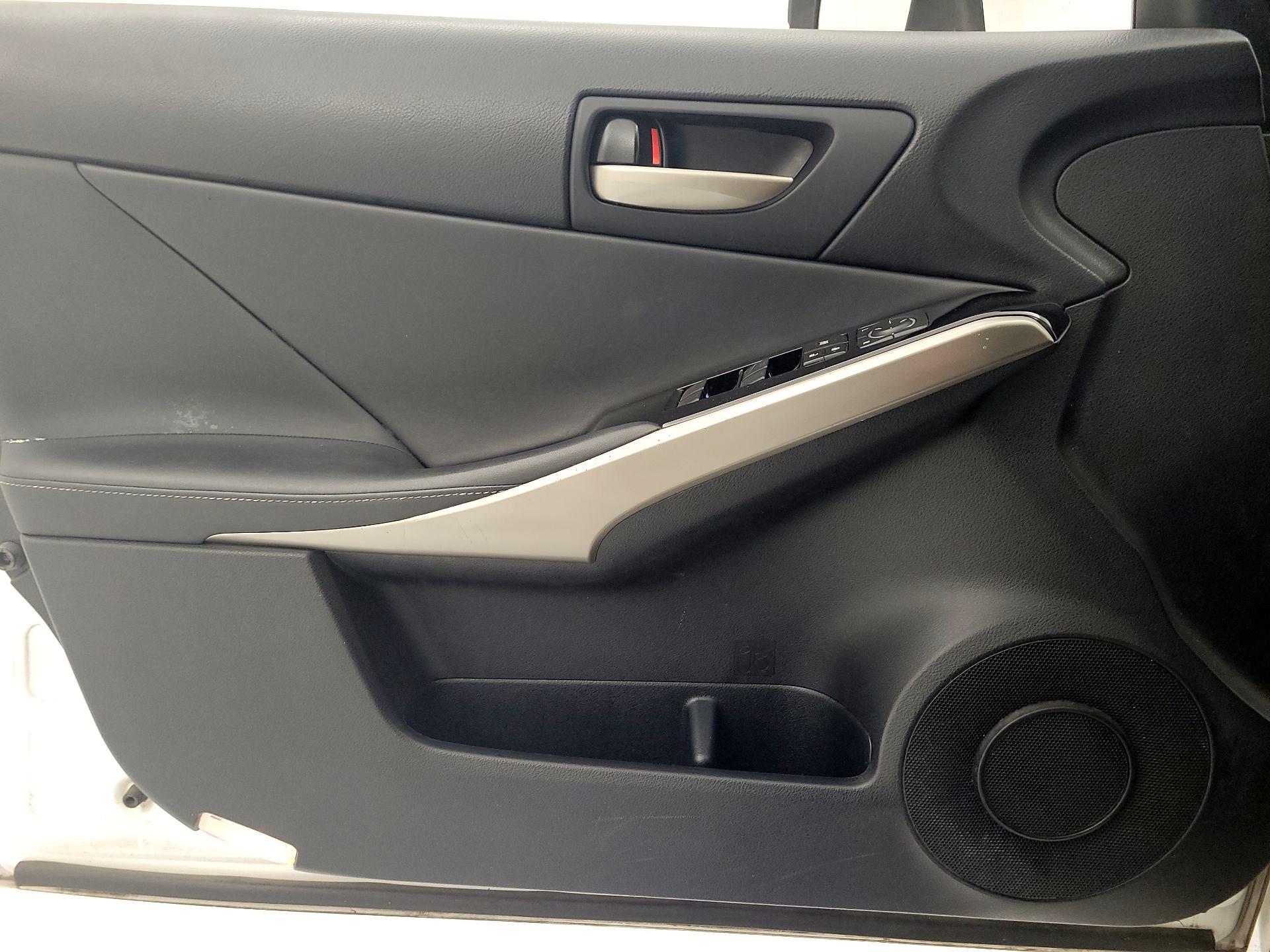 Thumbnail: 2017 Lexus IS - 12