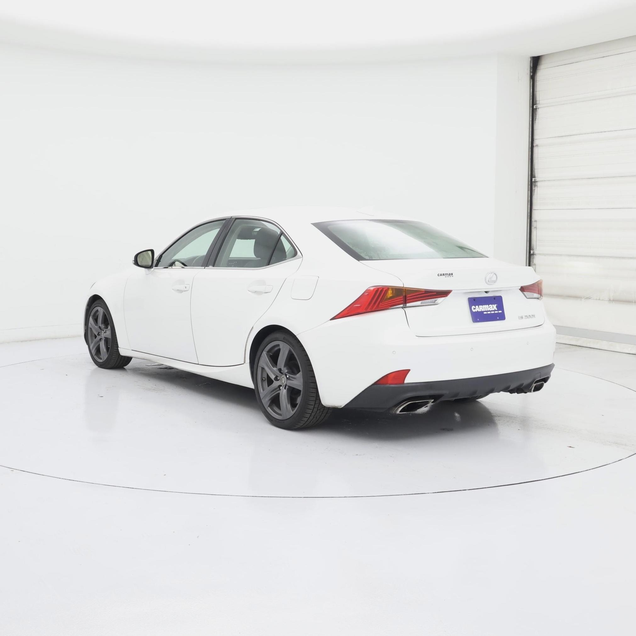 Thumbnail: 2017 Lexus IS - 2