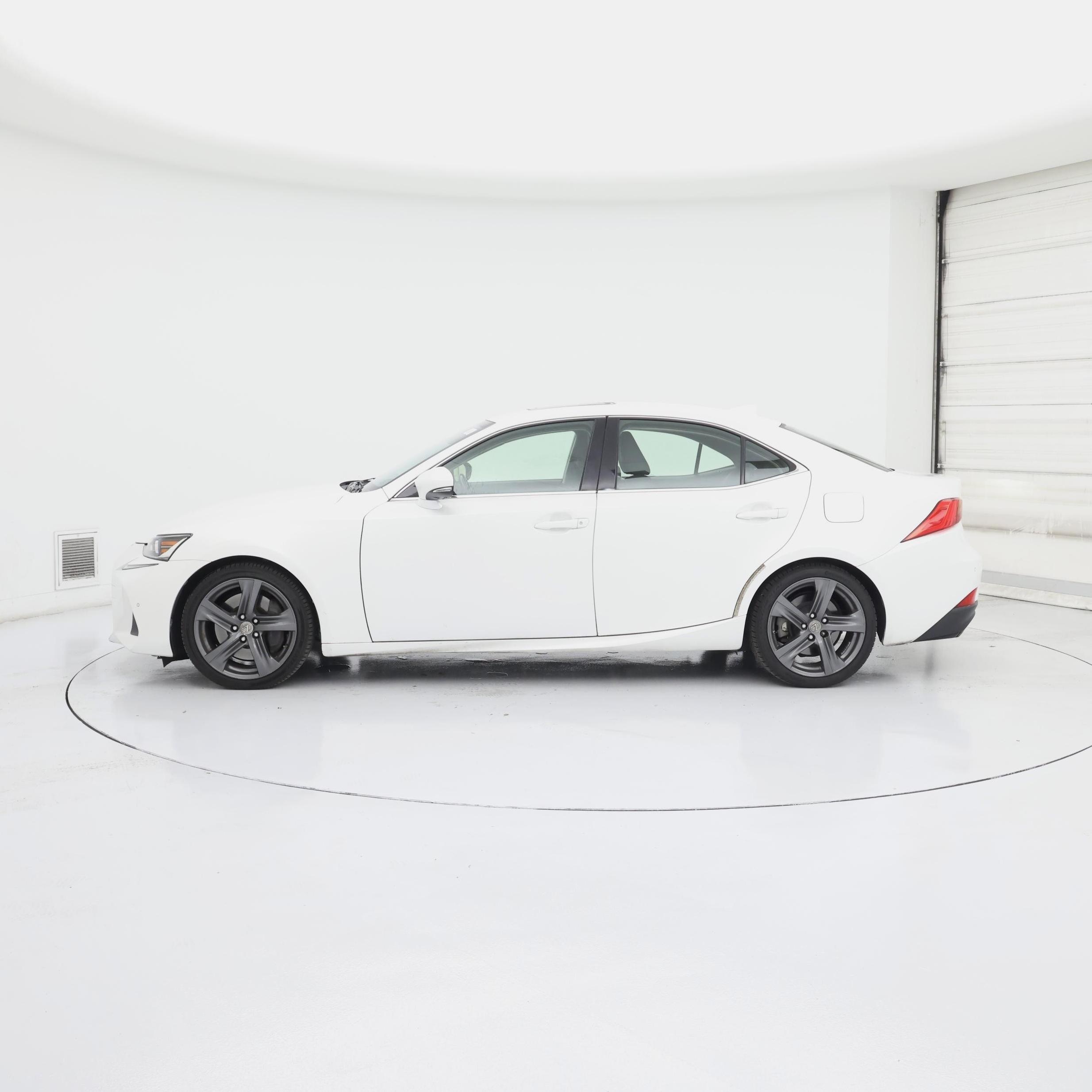 Thumbnail: 2017 Lexus IS - 3