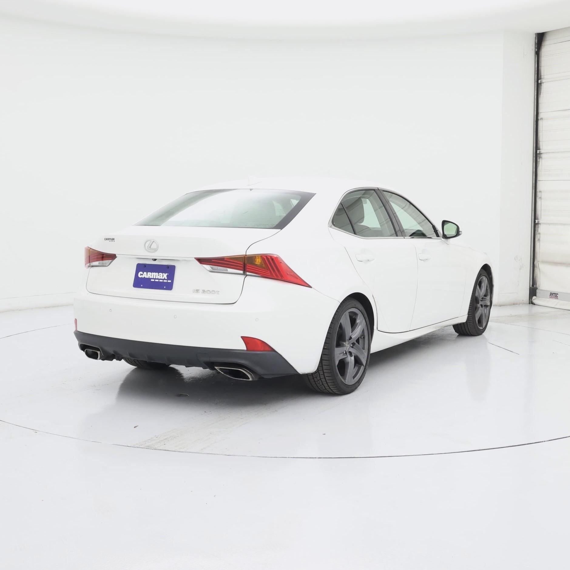 Thumbnail: 2017 Lexus IS - 8