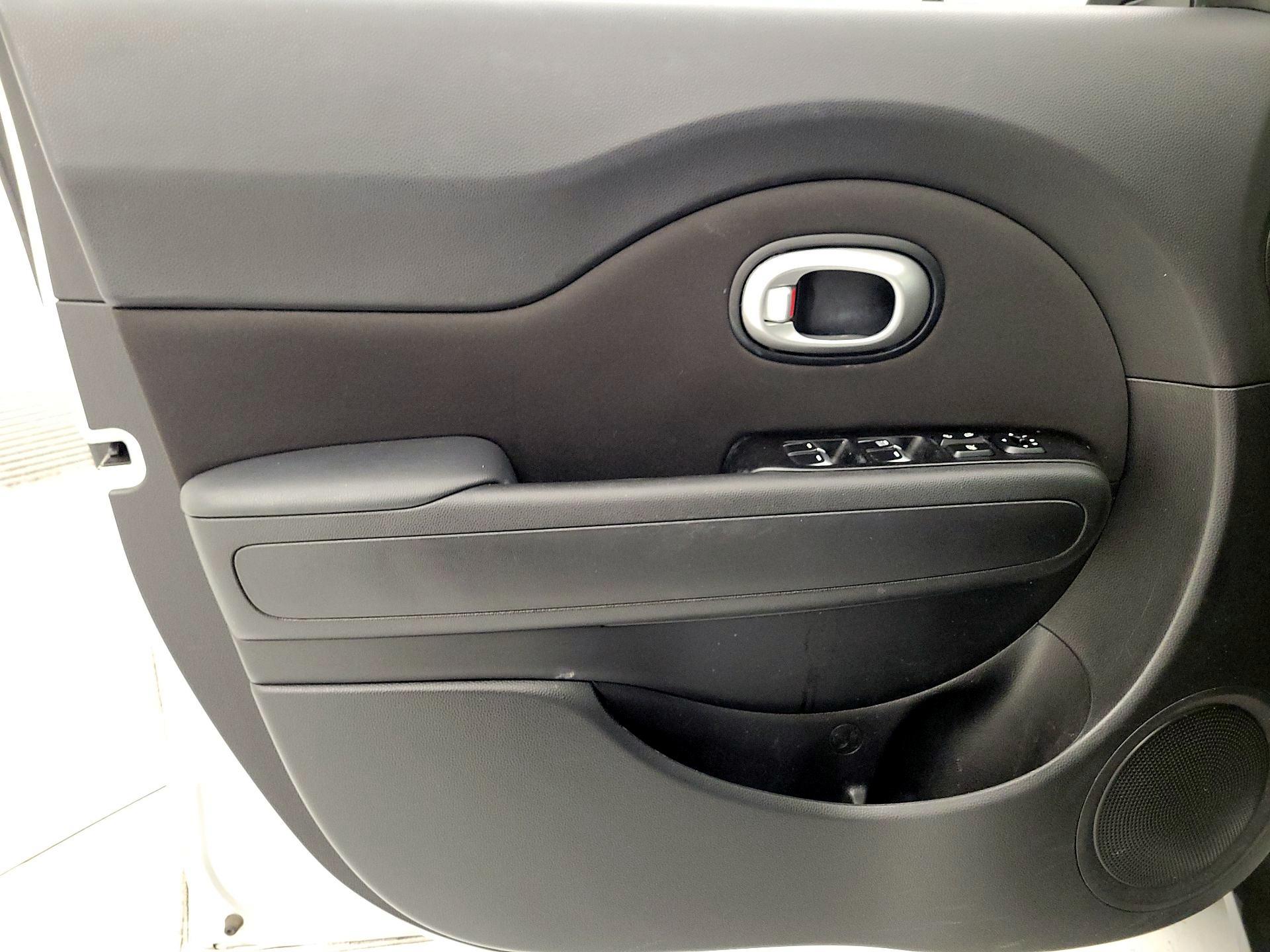 Thumbnail: 2017 Kia Soul - 12