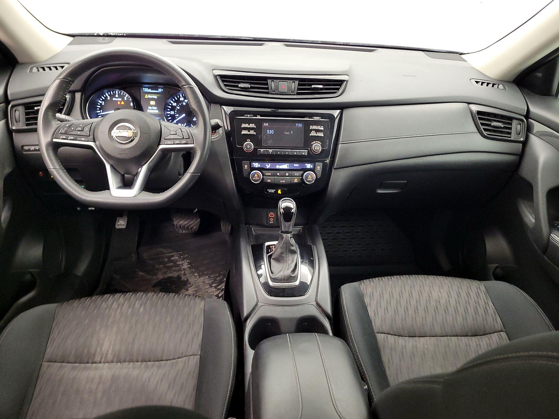 Thumbnail: 2017 Nissan Rogue - 9