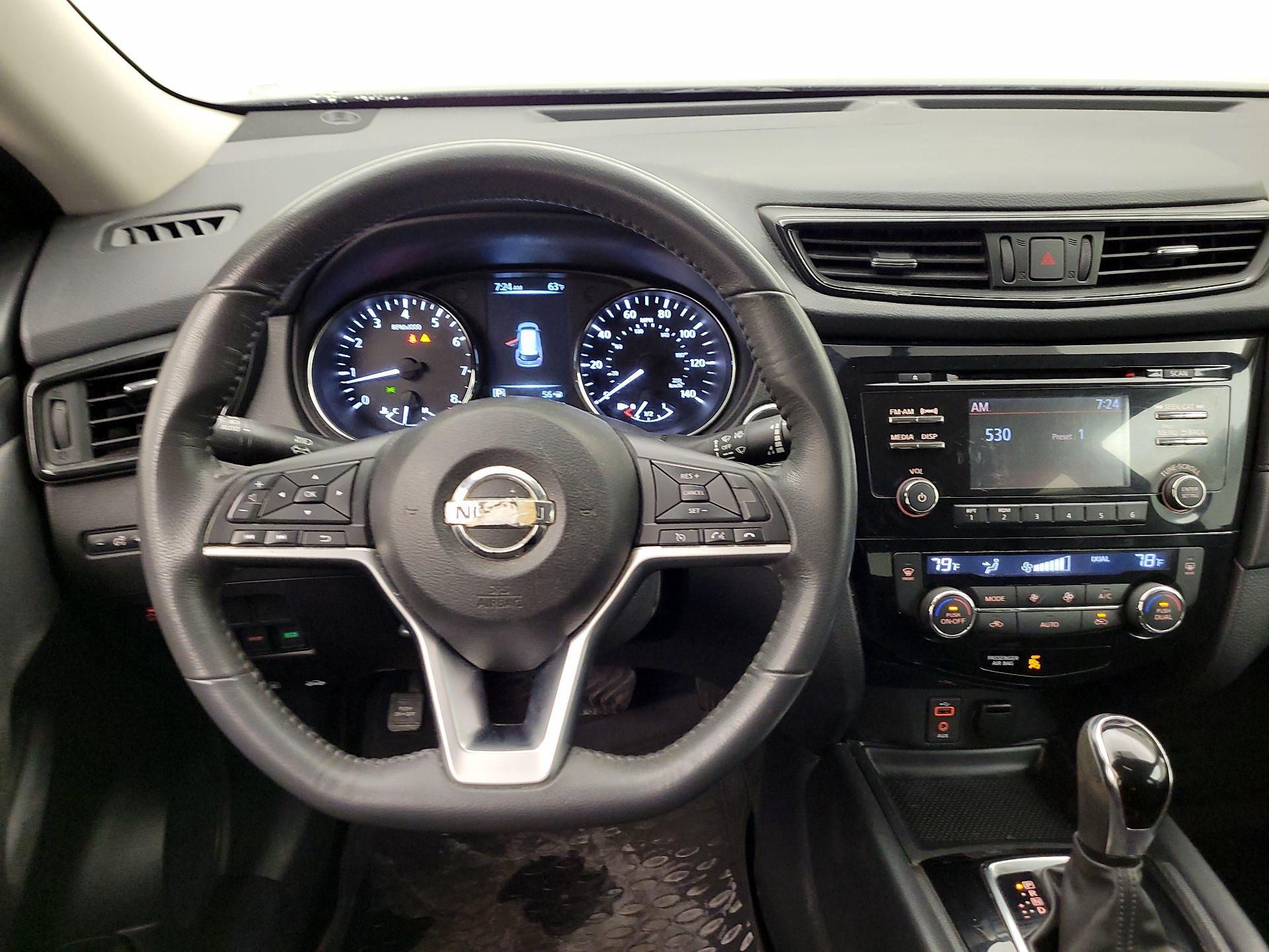 Thumbnail: 2017 Nissan Rogue - 10