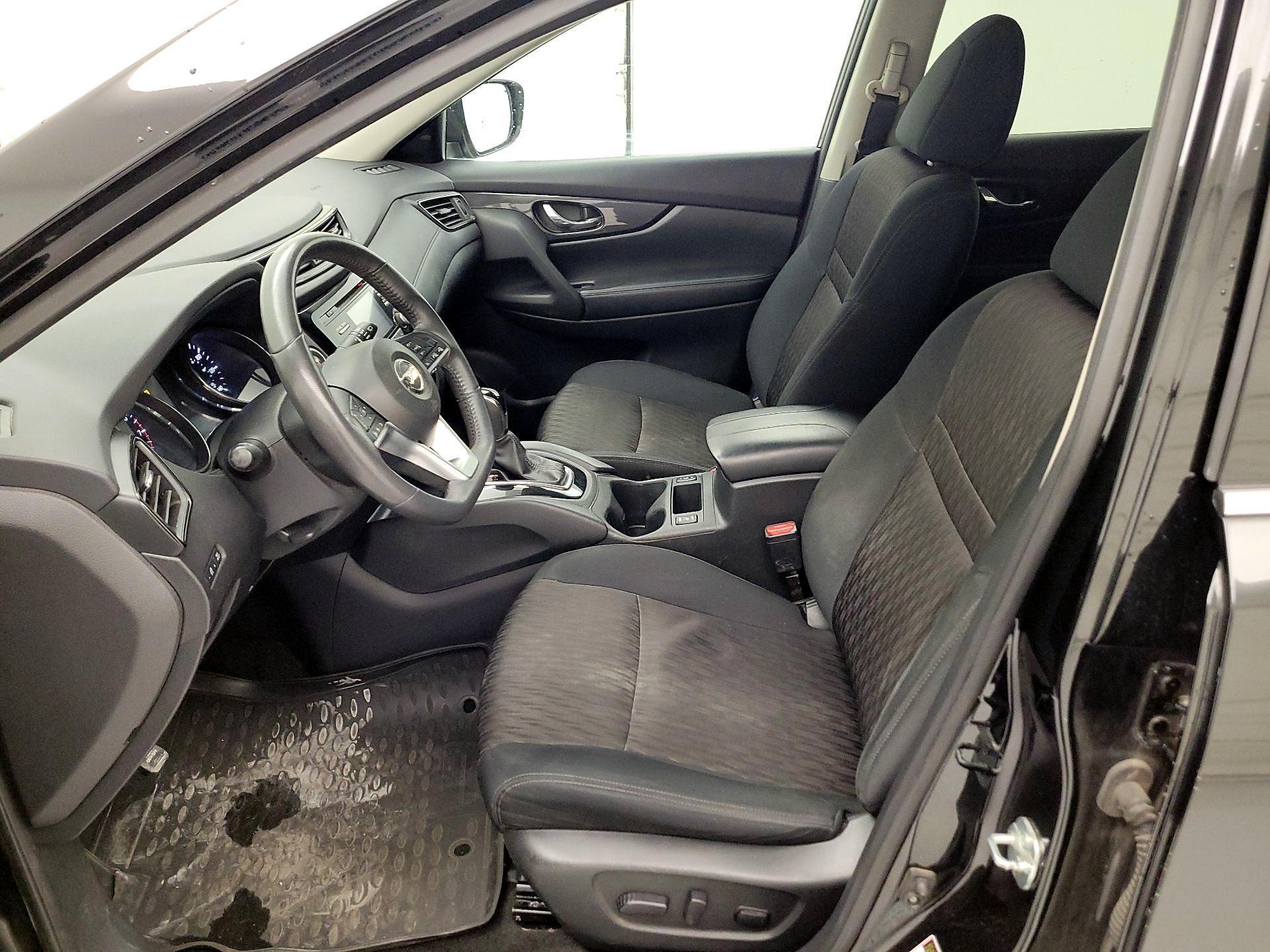 Thumbnail: 2017 Nissan Rogue - 11