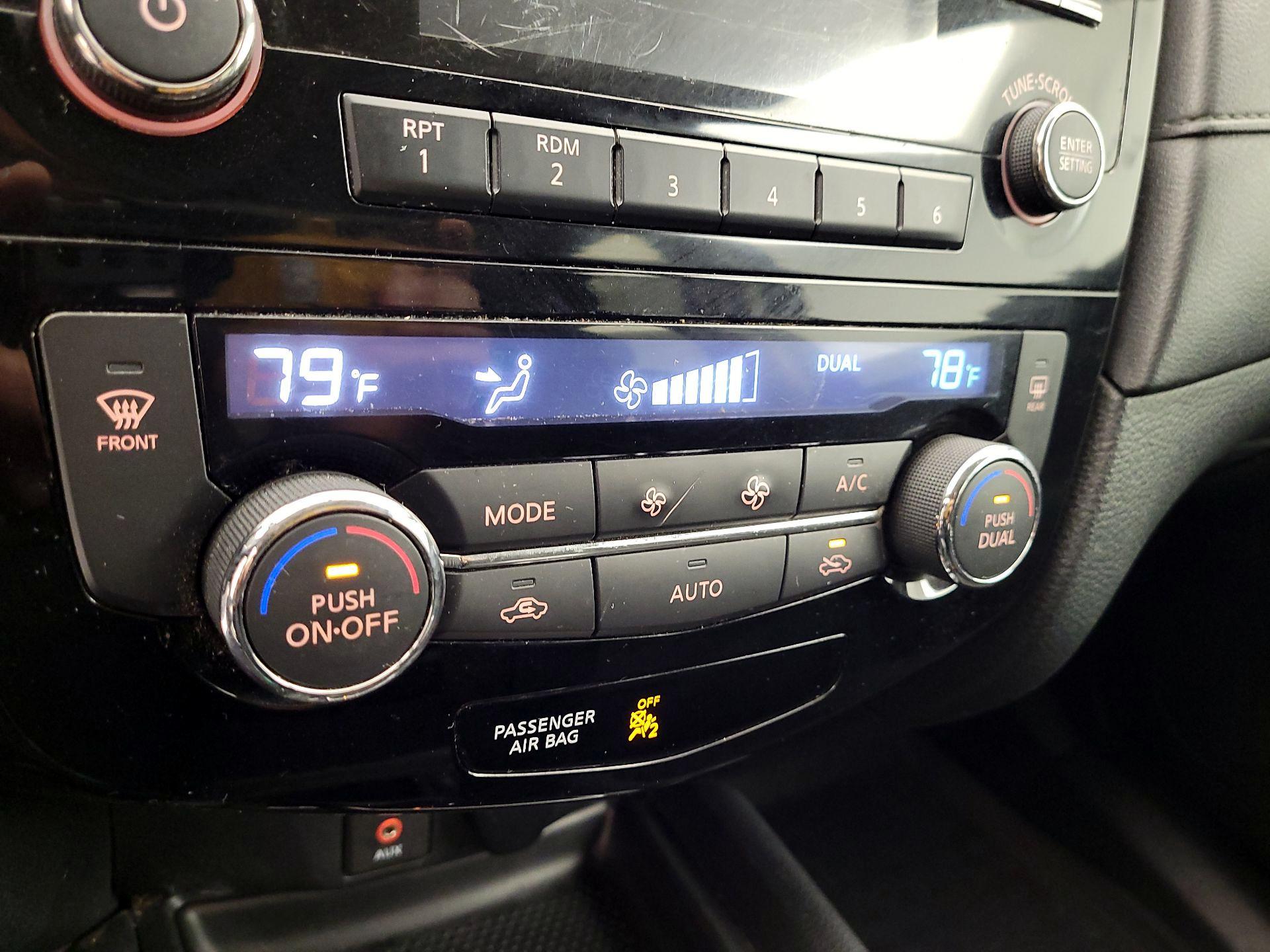 Thumbnail: 2017 Nissan Rogue - 14