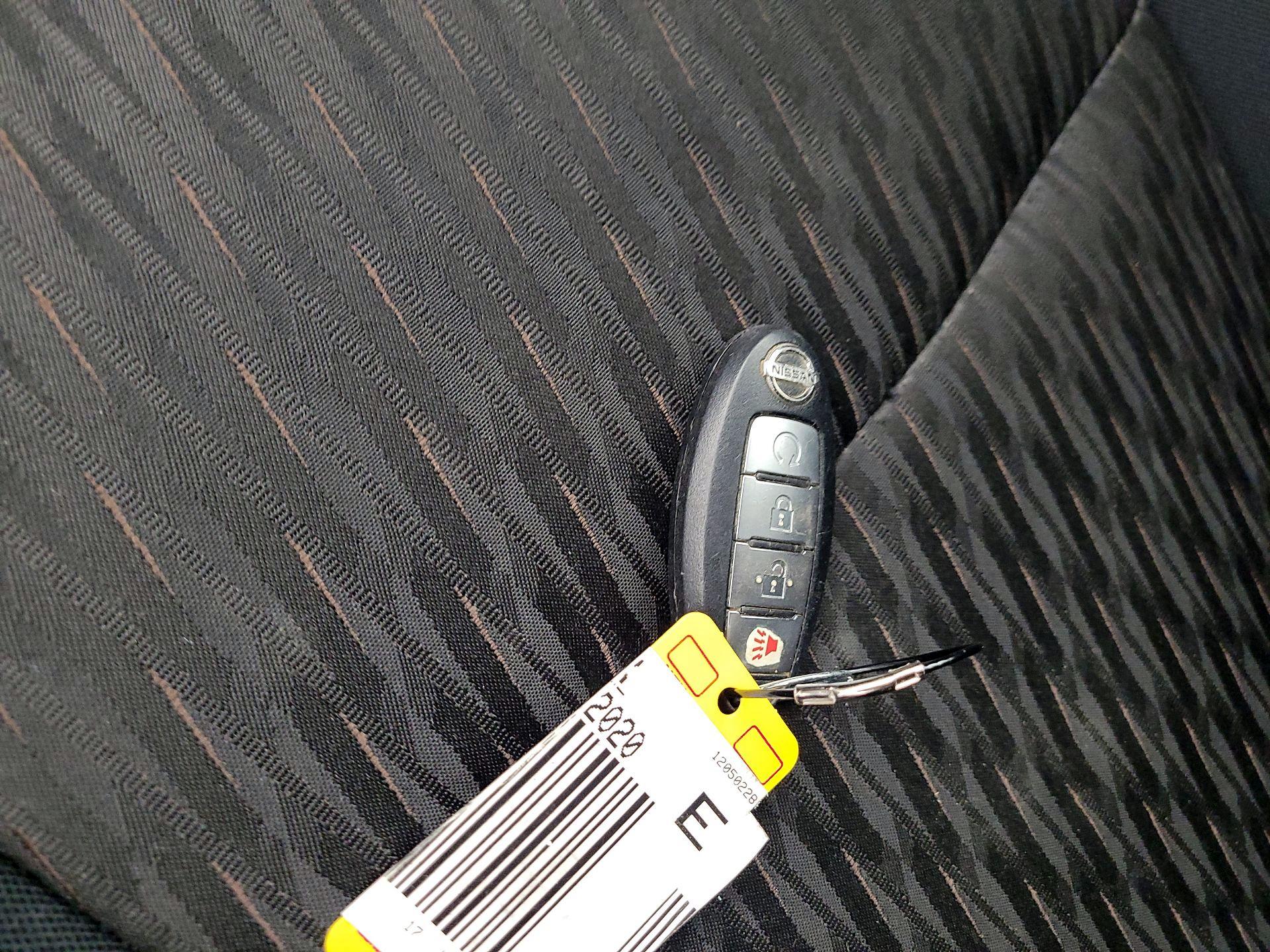 Thumbnail: 2017 Nissan Rogue - 18