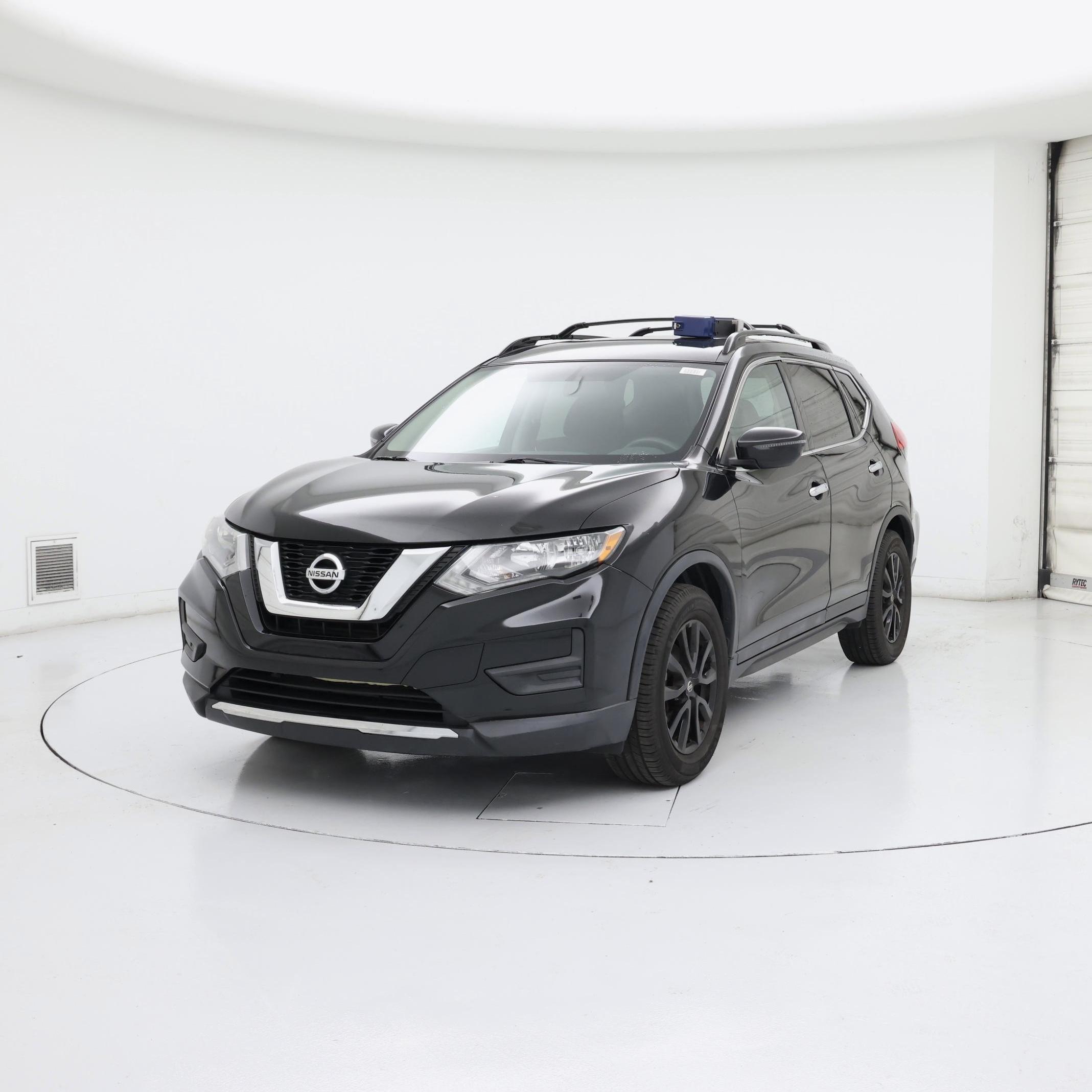 Thumbnail: 2017 Nissan Rogue - 4