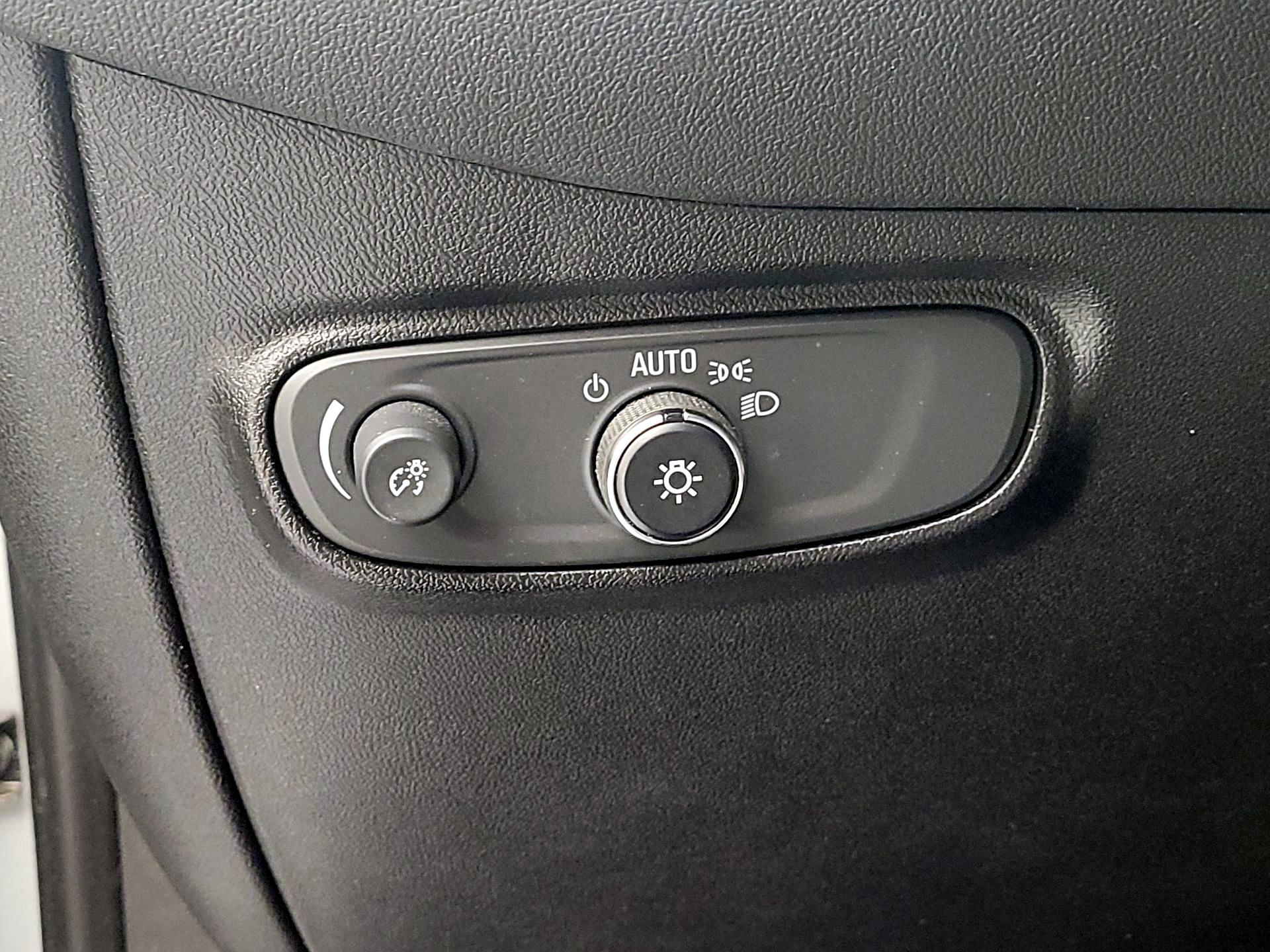 Thumbnail: 2019 Chevrolet Equinox - 13