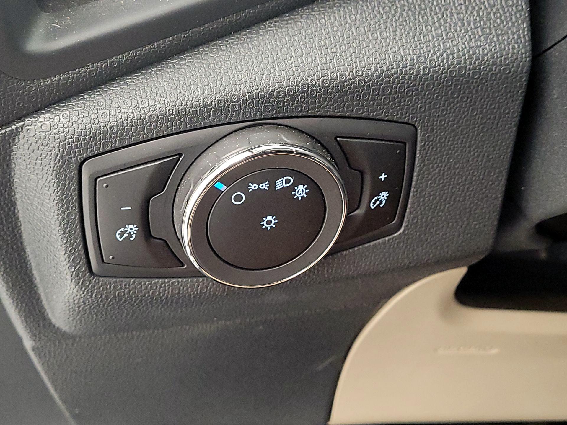 Thumbnail: 2018 Ford EcoSport - 13