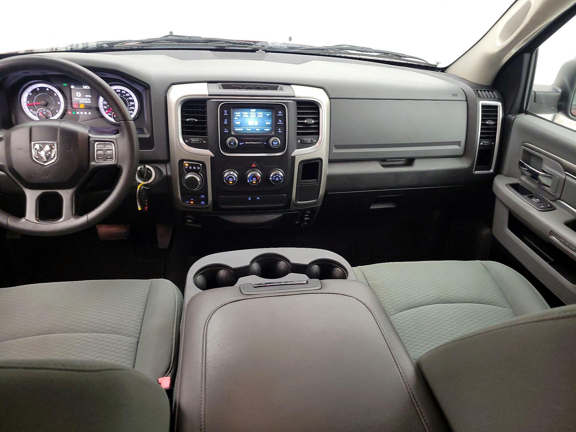 Thumbnail: 2020 RAM 1500 Classic - 9