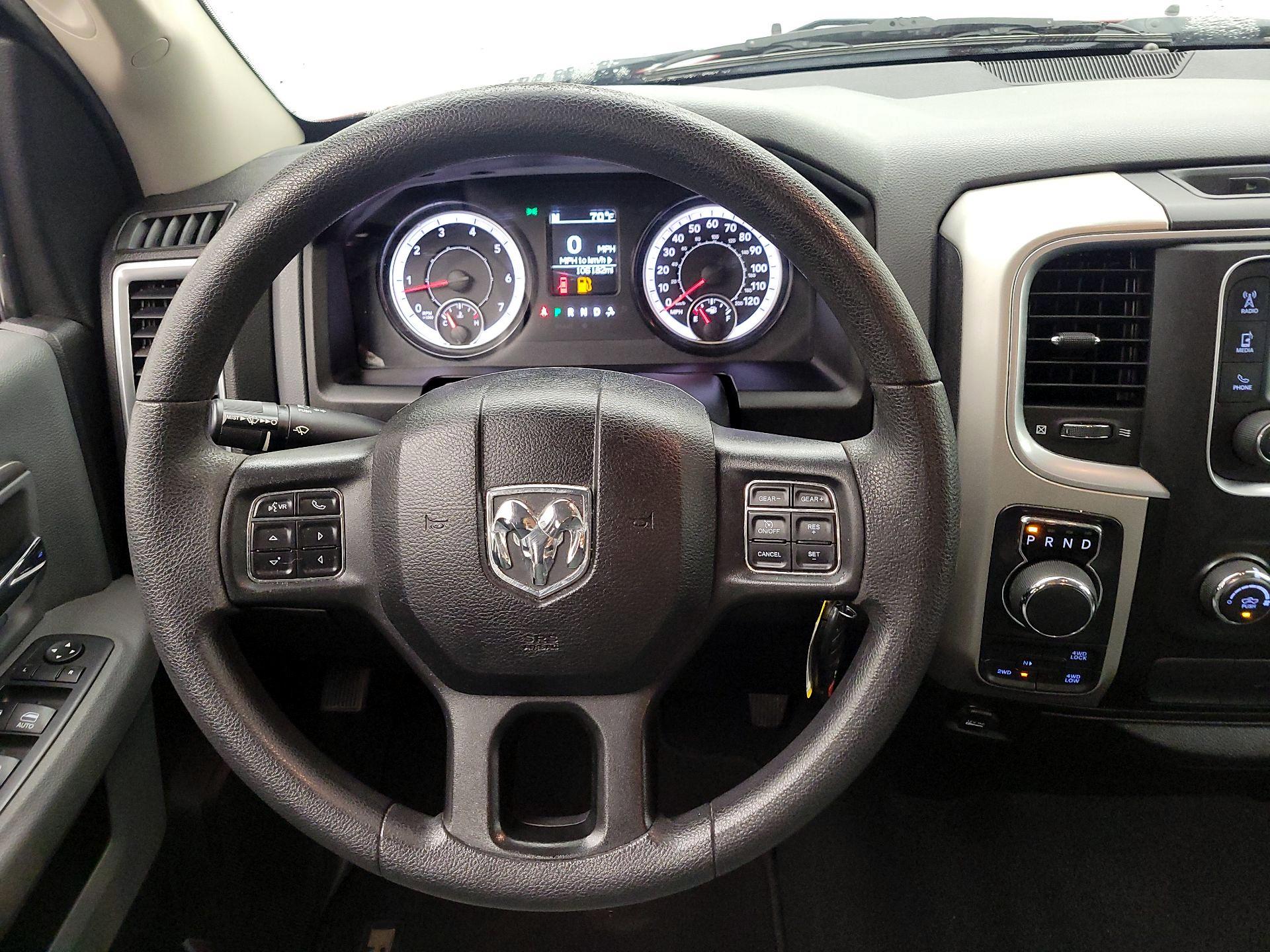 Thumbnail: 2020 RAM 1500 Classic - 10