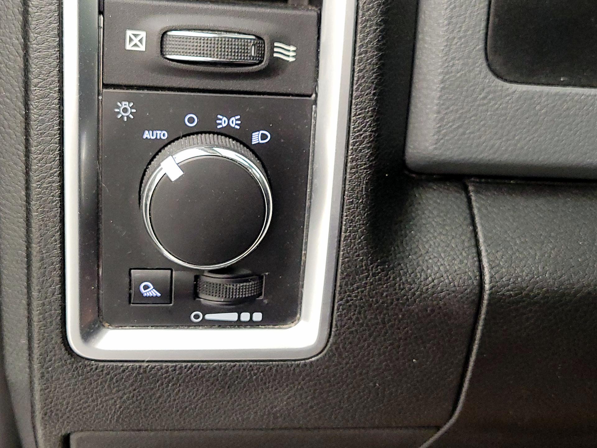 Thumbnail: 2020 RAM 1500 Classic - 13