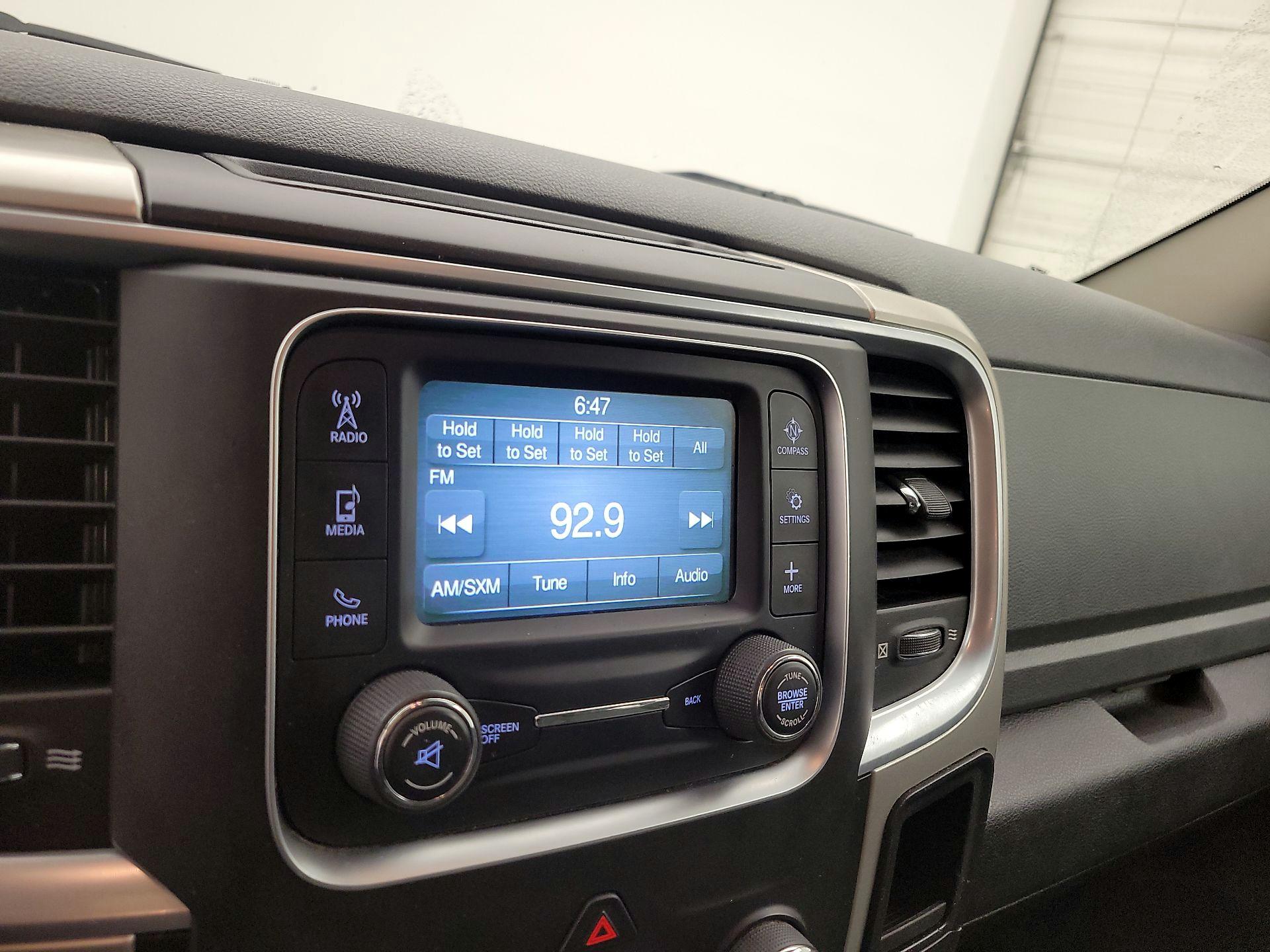 Thumbnail: 2020 RAM 1500 Classic - 14