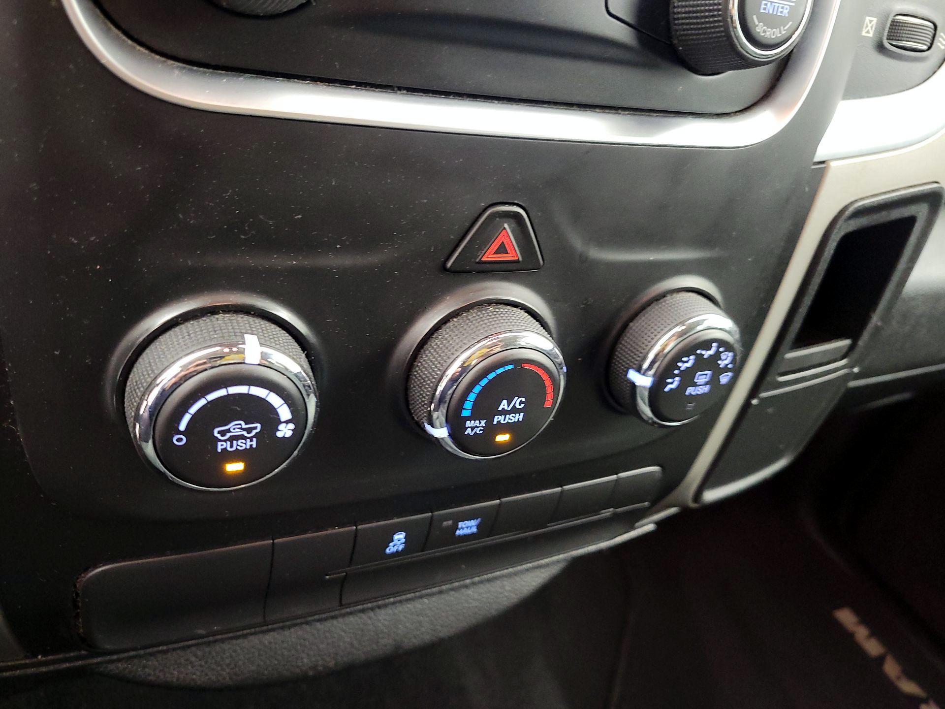 Thumbnail: 2020 RAM 1500 Classic - 15