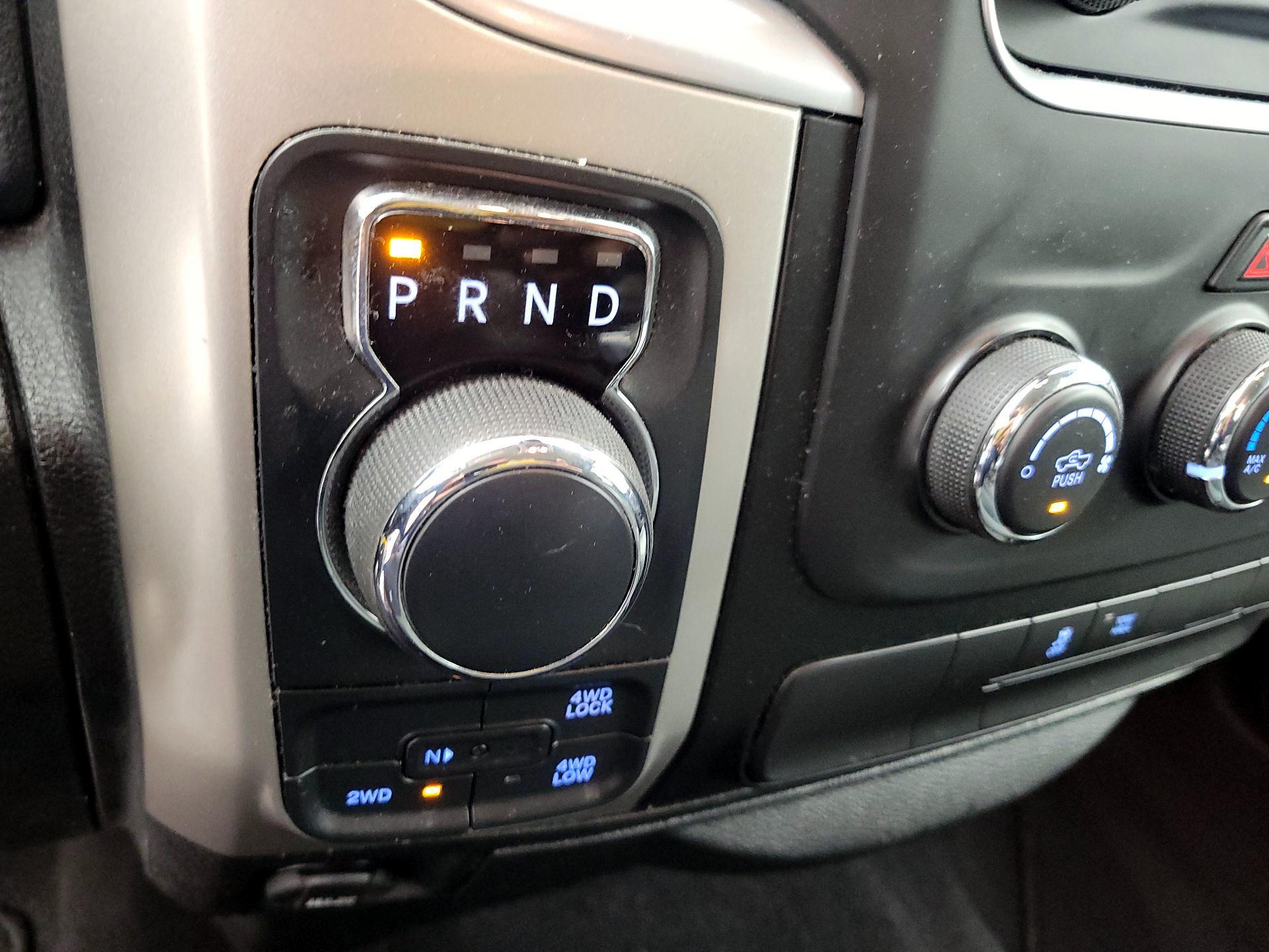 Thumbnail: 2020 RAM 1500 Classic - 16