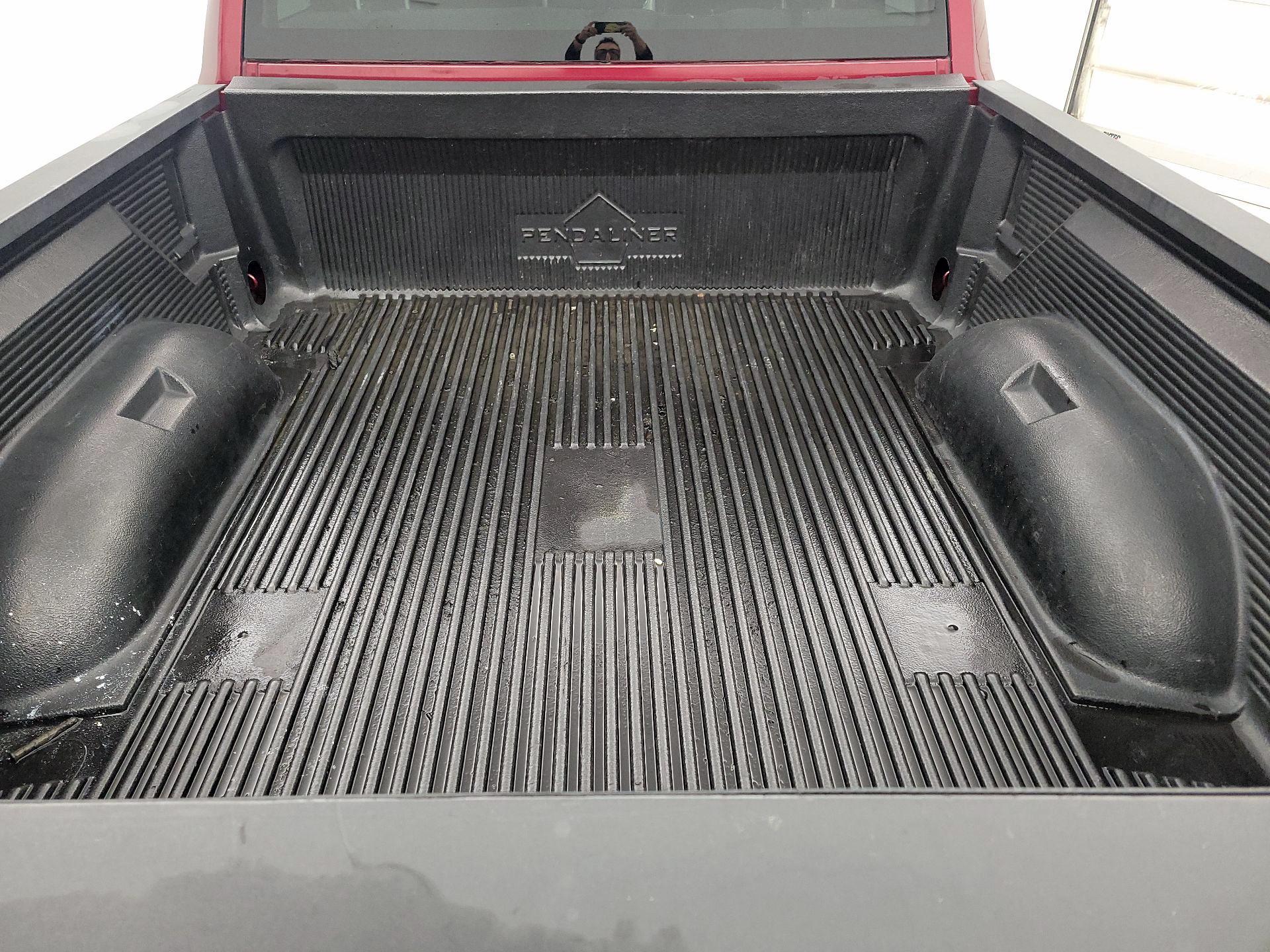 Thumbnail: 2020 RAM 1500 Classic - 18