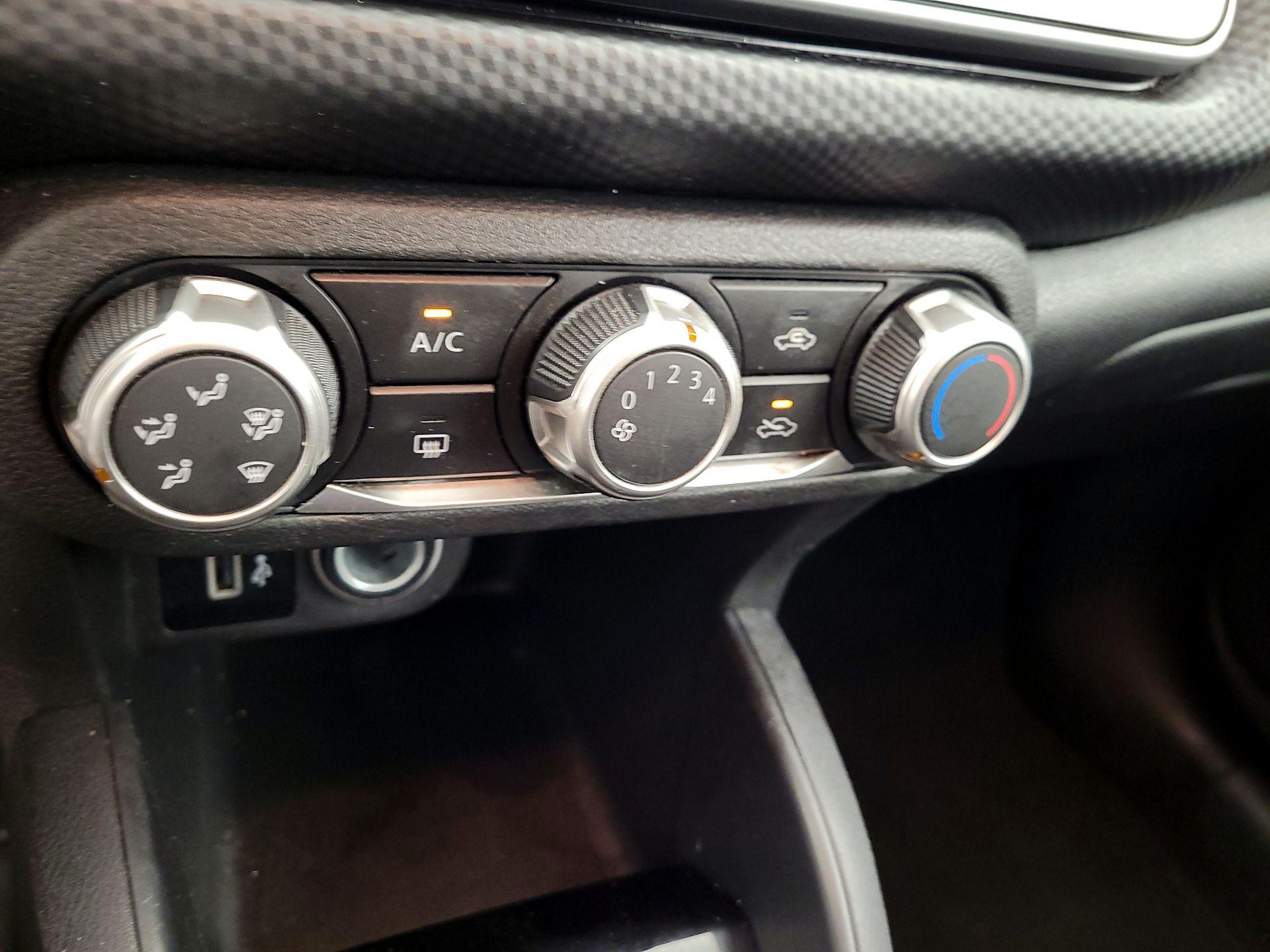 Thumbnail: 2022 Nissan Kicks - 14