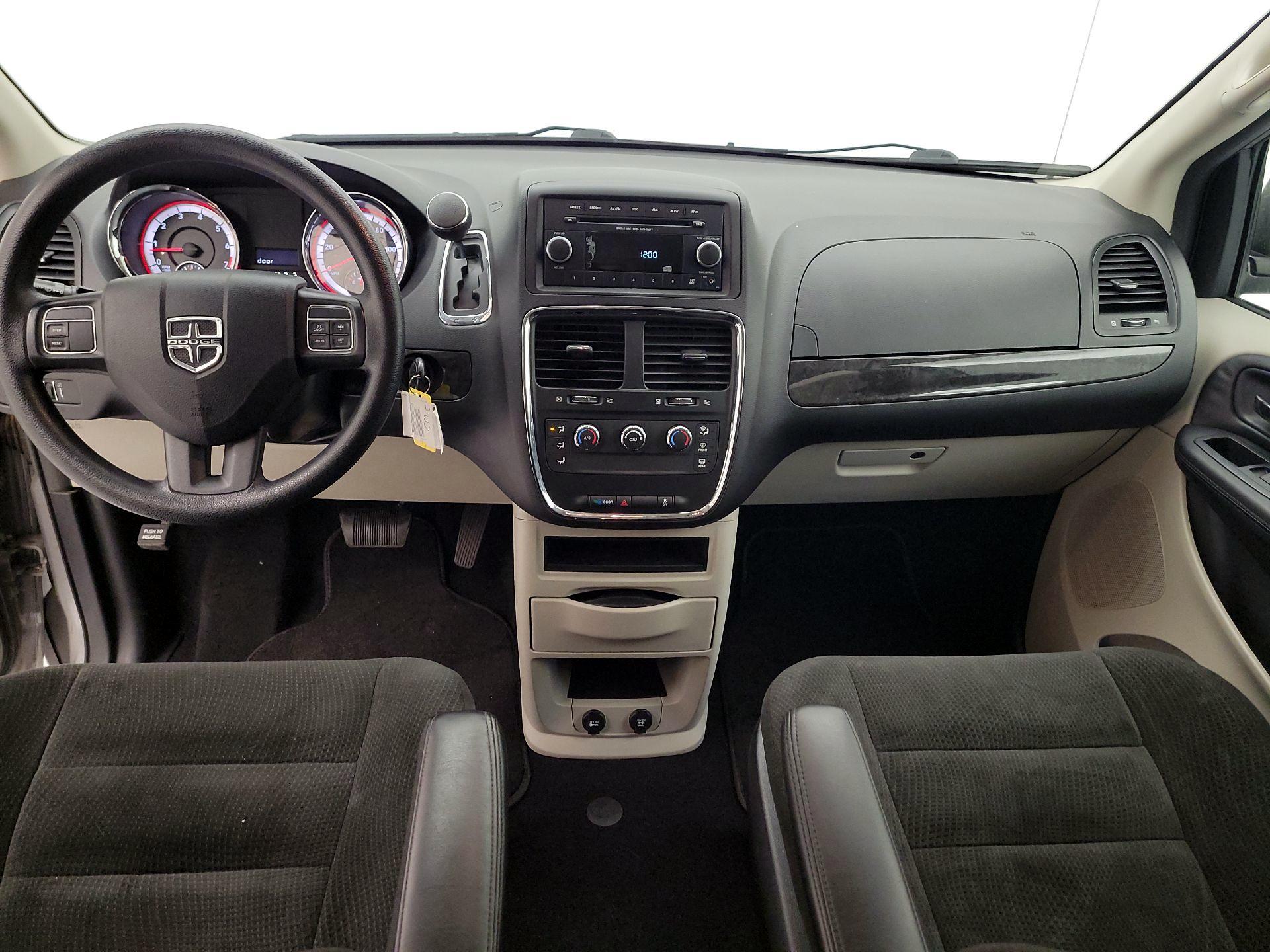 Thumbnail: 2016 Dodge Grand Caravan - 9