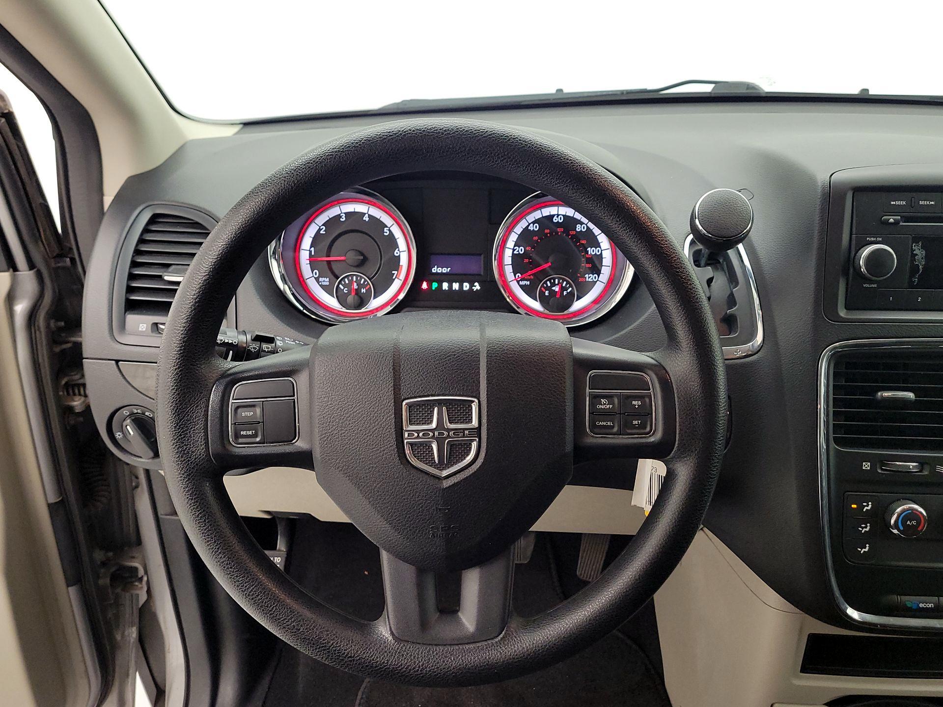 Thumbnail: 2016 Dodge Grand Caravan - 10