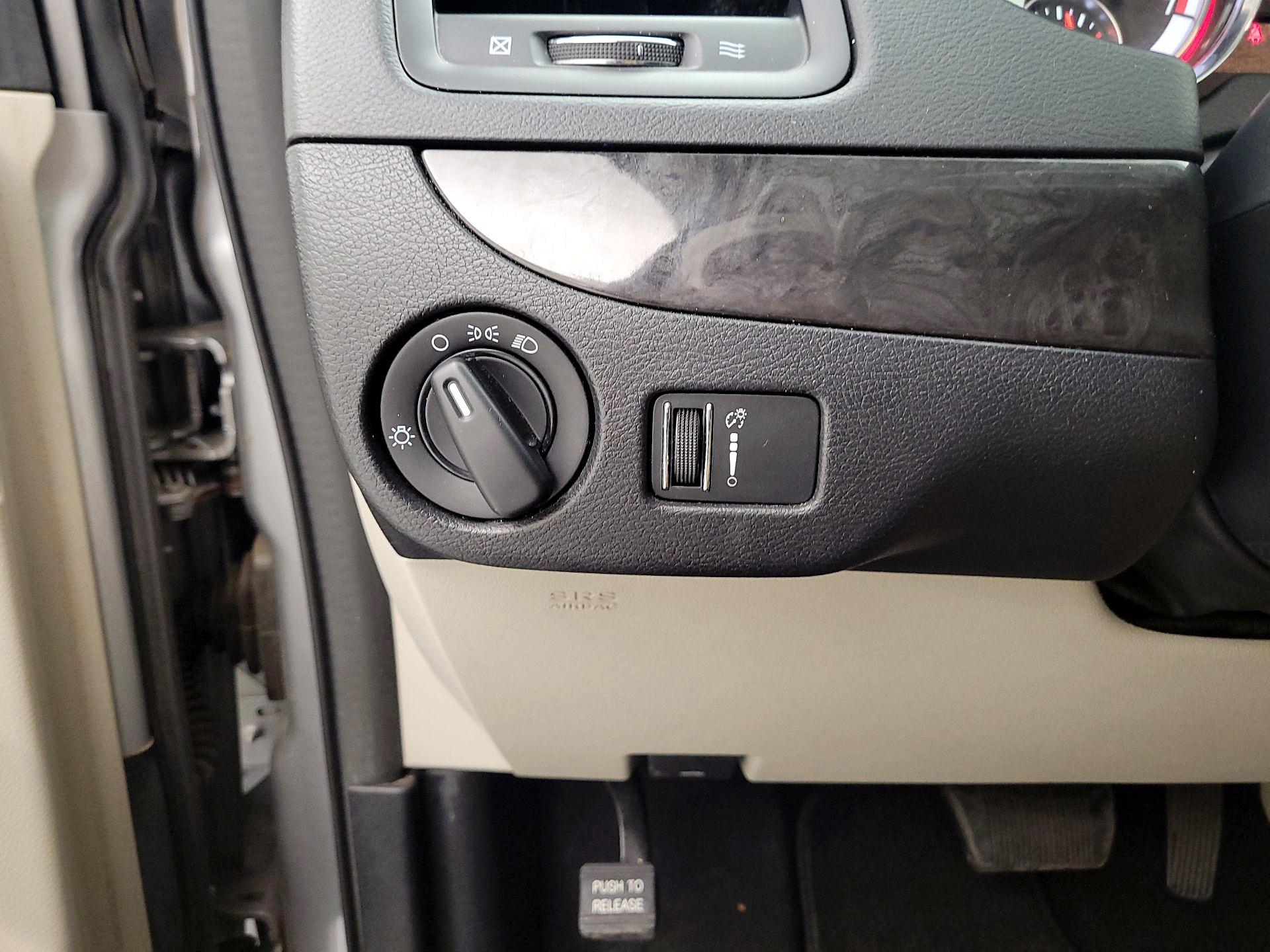 Thumbnail: 2016 Dodge Grand Caravan - 13